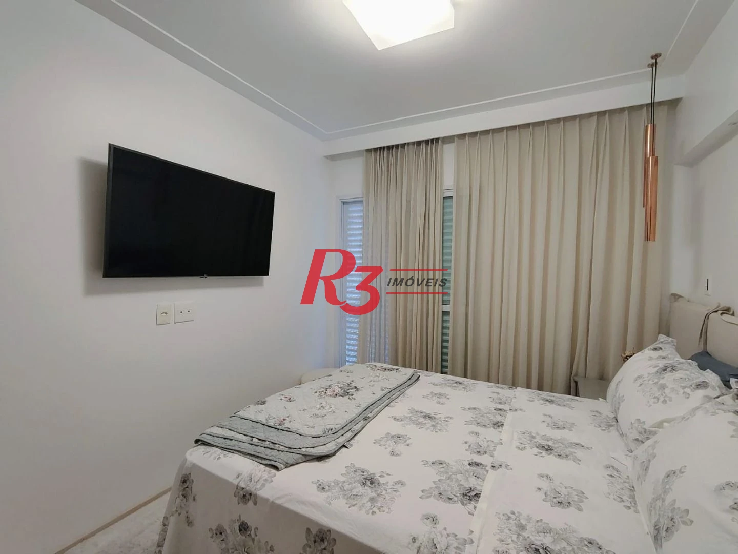 Apartamento com 3 dormitórios para alugar, com 104m², por R$ 15.000,00/mês - Gonzaga - Santos/SP
