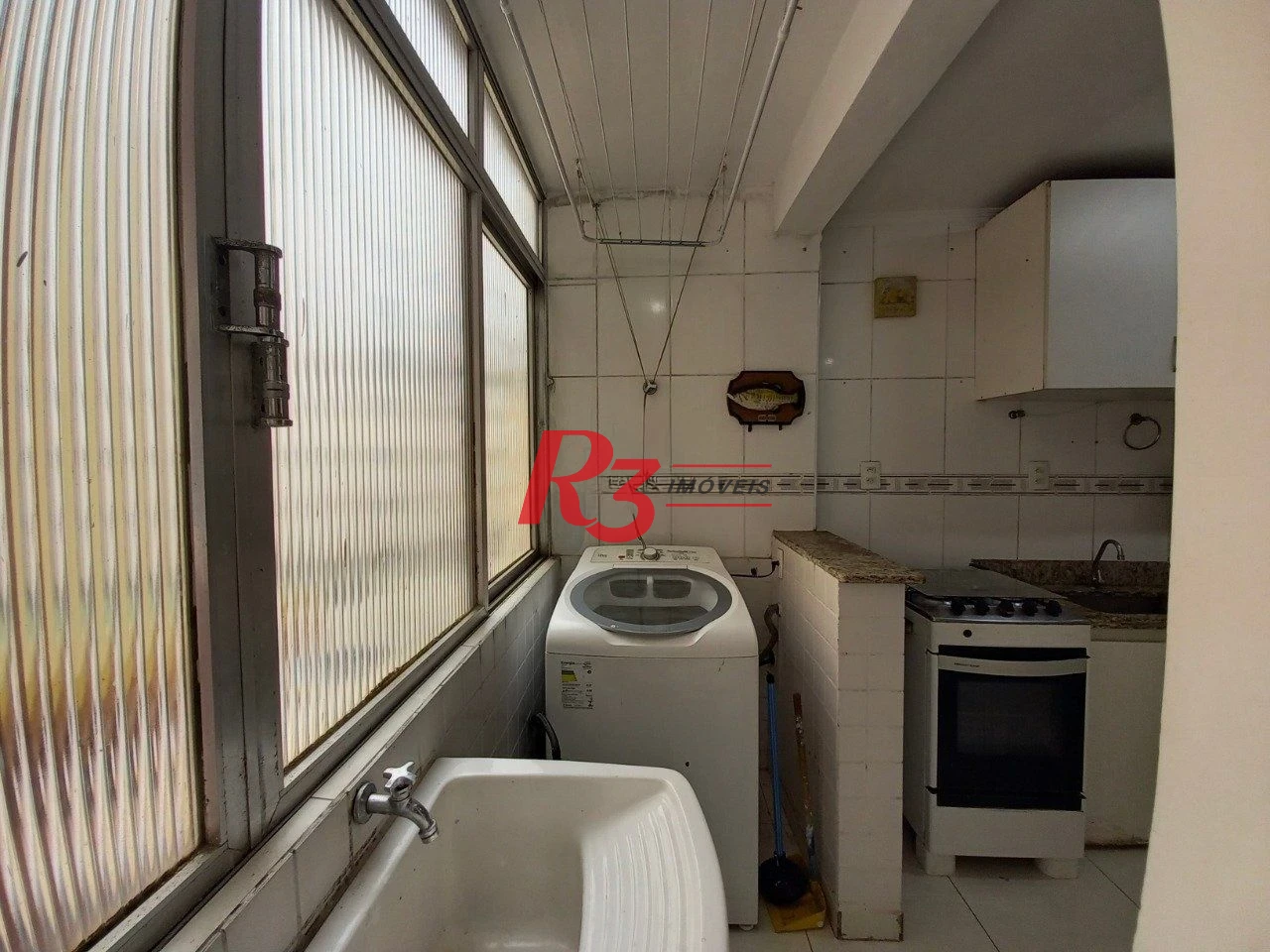 Apartamento com 2 dormitórios à venda, 60 m² por R$ 450.000,00 - Gonzaga - Santos/SP