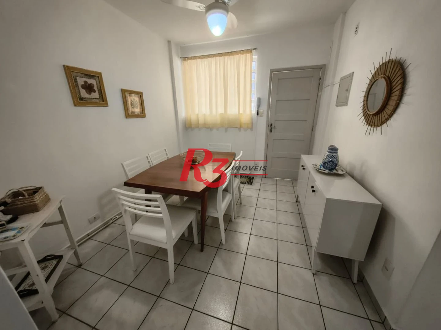 Apartamento com 2 dormitórios à venda, 60 m² por R$ 440.000,00 - Gonzaga - Santos/SP