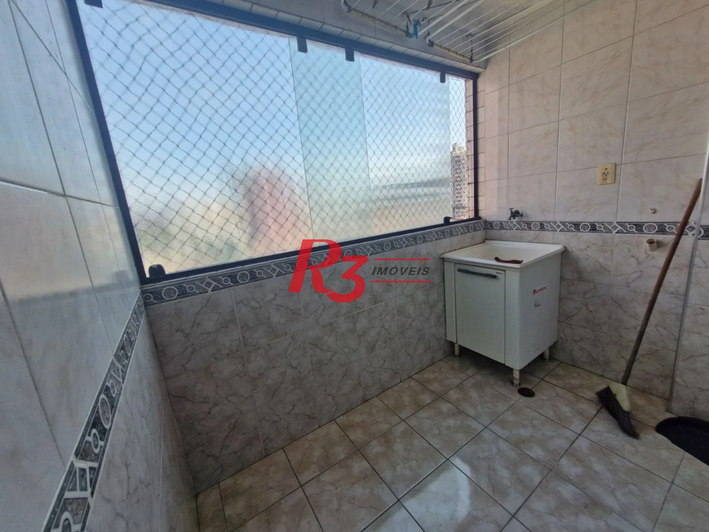 Apartamento com 2 dormitórios à venda, 75 m² por R$ 500.000,00 - Canto do Forte - Praia Grande/SP