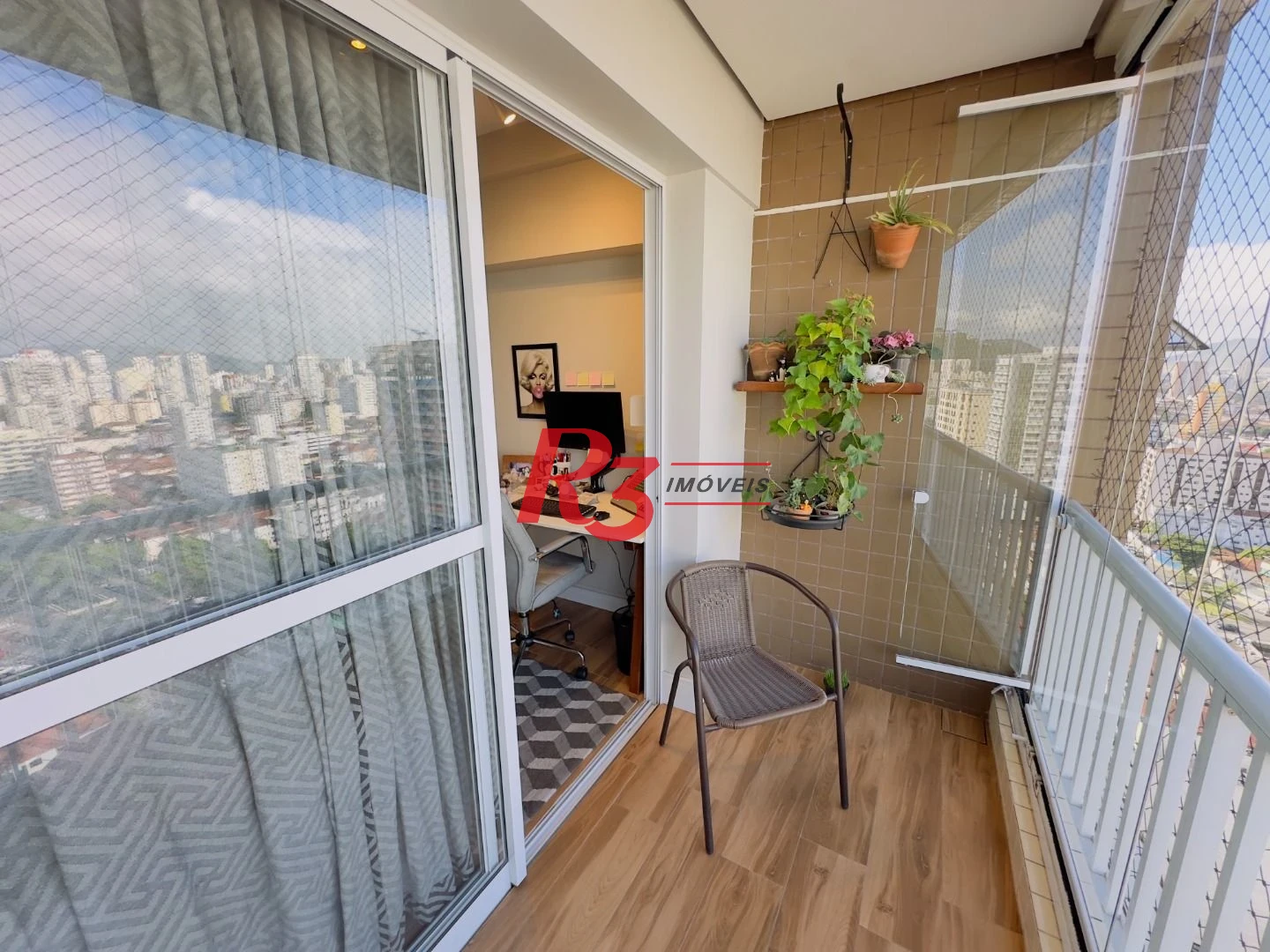 Apartamento com 2 dormitórios à venda, 69 m² por R$ 770.000,00 - Encruzilhada - Santos/SP