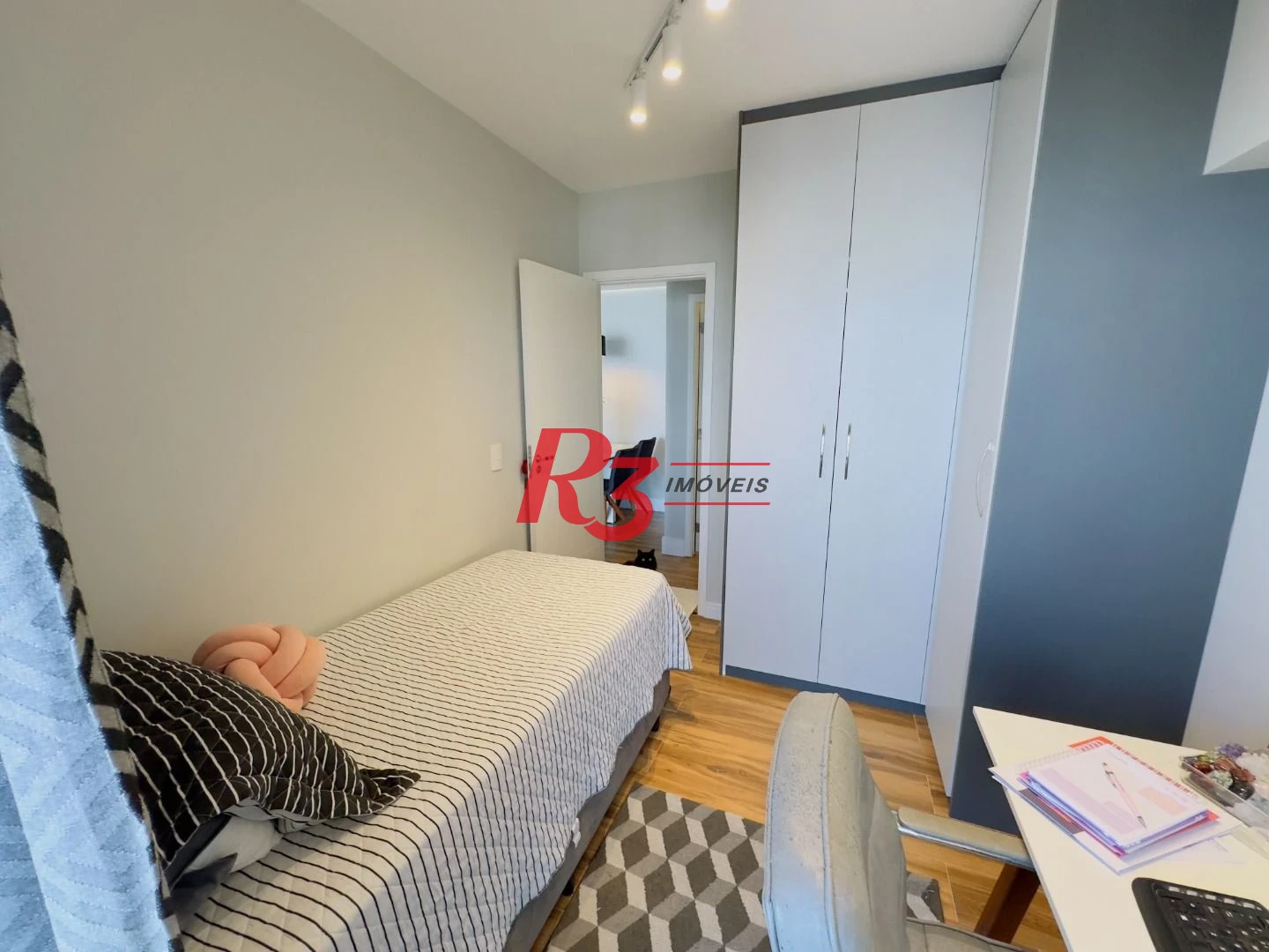 Apartamento com 2 dormitórios à venda, 69 m² por R$ 770.000,00 - Encruzilhada - Santos/SP