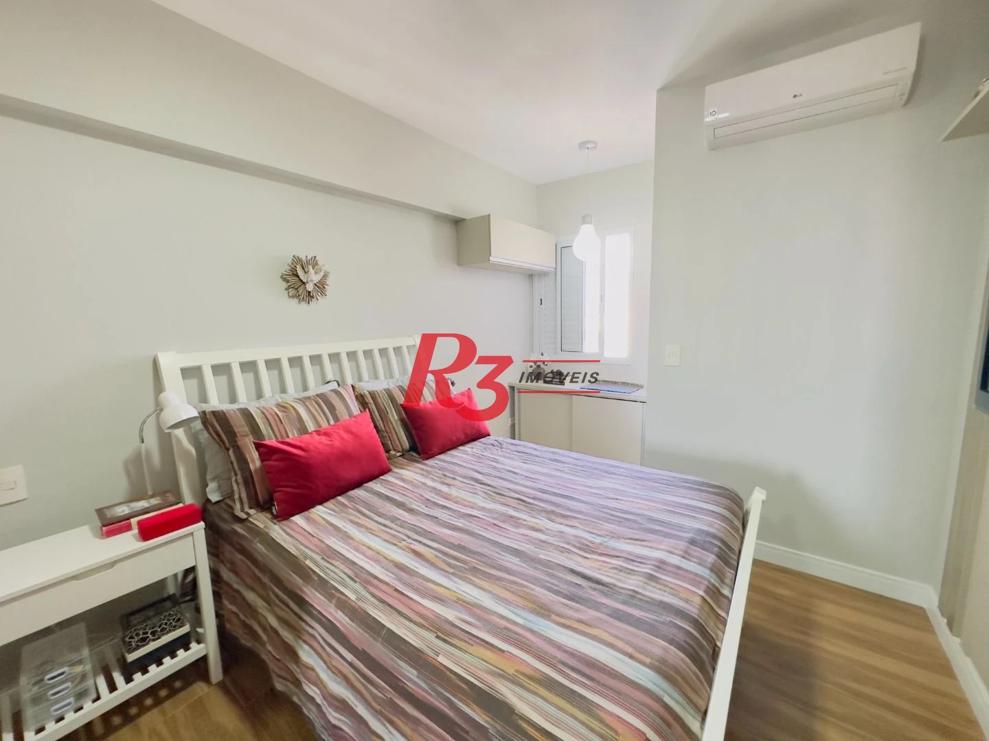 Apartamento com 2 dormitórios à venda, 69 m² por R$ 770.000,00 - Encruzilhada - Santos/SP