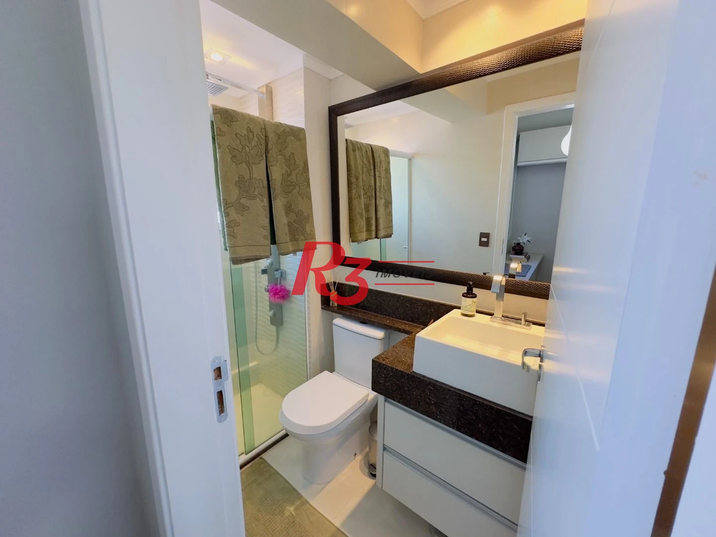Apartamento com 2 dormitórios à venda, 69 m² por R$ 770.000,00 - Encruzilhada - Santos/SP