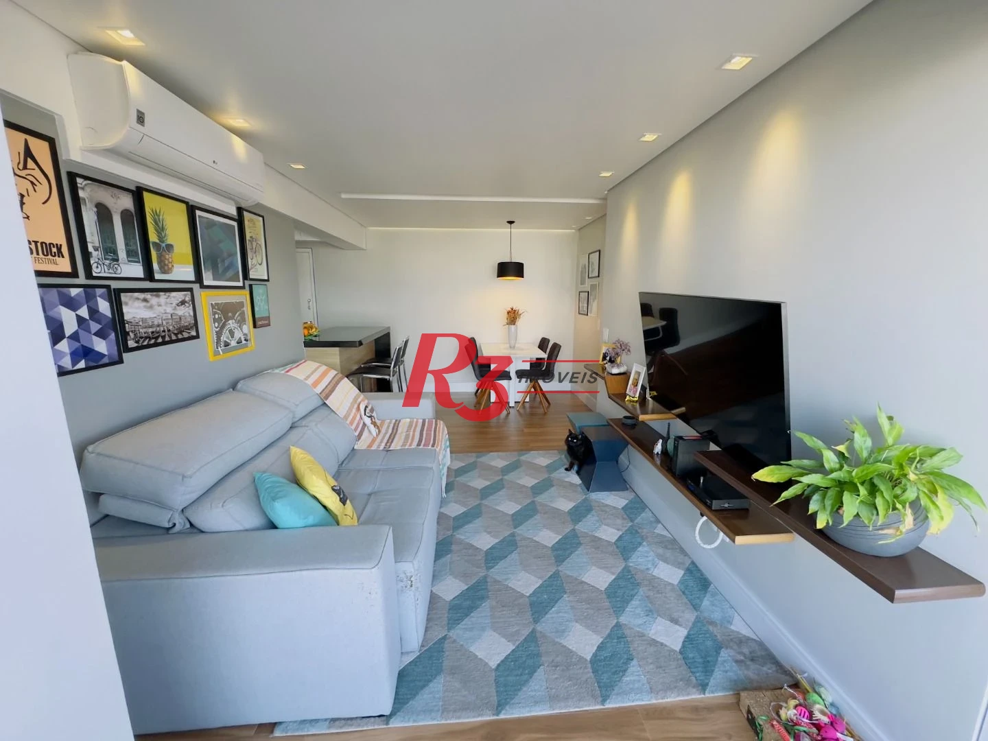 Apartamento com 2 dormitórios à venda, 69 m² por R$ 770.000,00 - Encruzilhada - Santos/SP