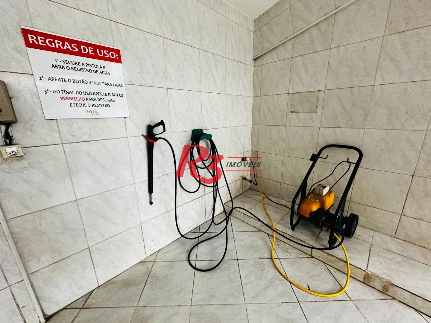 Apartamento com 2 dormitórios à venda, 69 m² por R$ 770.000,00 - Encruzilhada - Santos/SP
