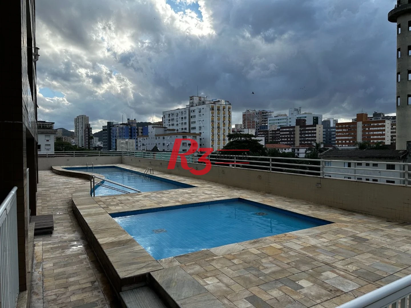 Apartamento com 2 dormitórios à venda, 69 m² por R$ 770.000,00 - Encruzilhada - Santos/SP