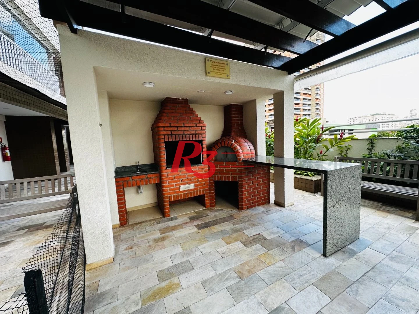 Apartamento com 2 dormitórios à venda, 69 m² por R$ 770.000,00 - Encruzilhada - Santos/SP