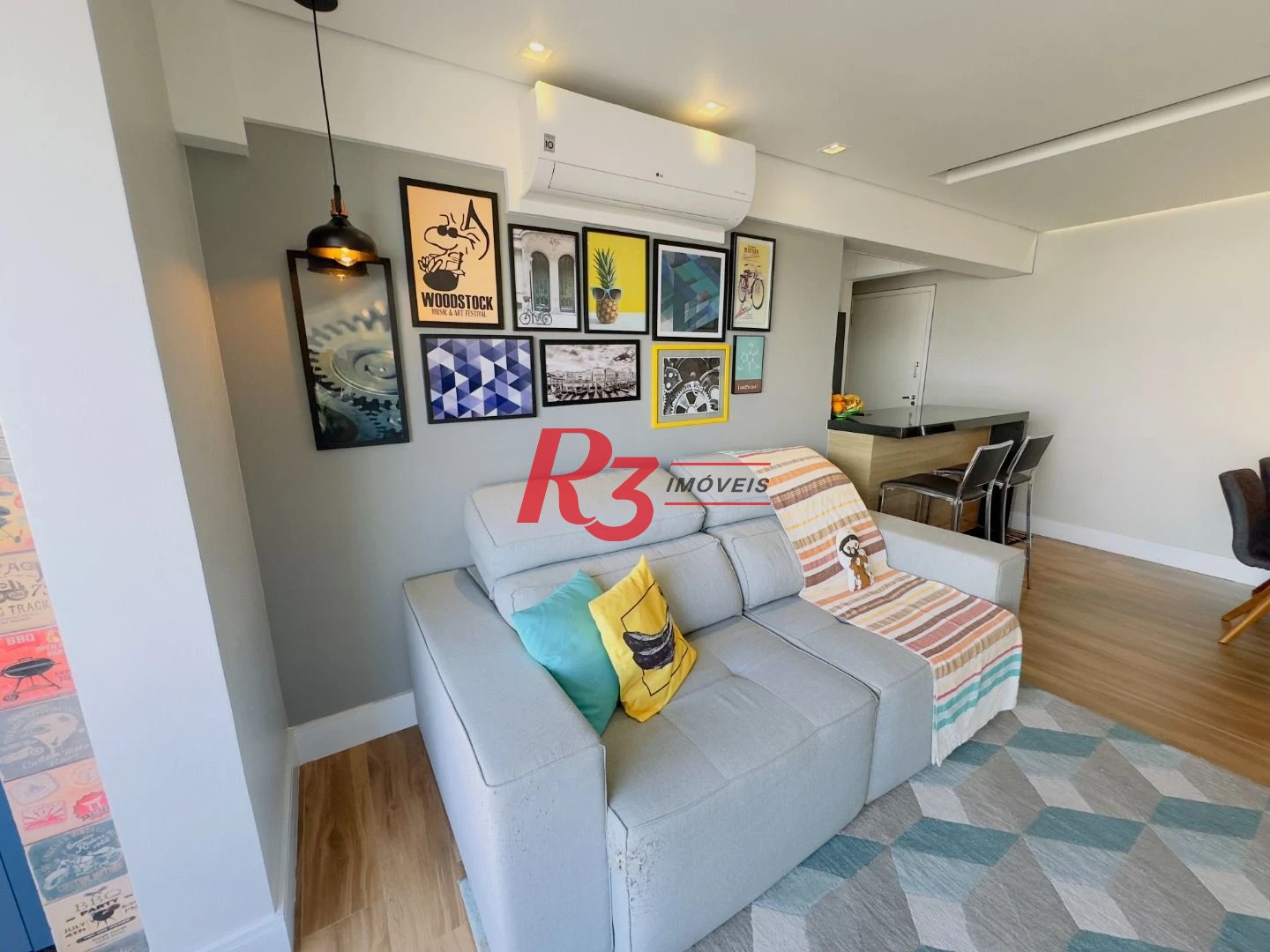 Apartamento com 2 dormitórios à venda, 69 m² por R$ 770.000,00 - Encruzilhada - Santos/SP