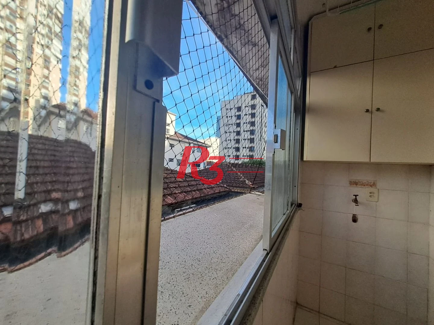 Apartamento com 2 dormitórios à venda, 60 m² por R$ 399.000,00 - Pompéia - Santos/SP