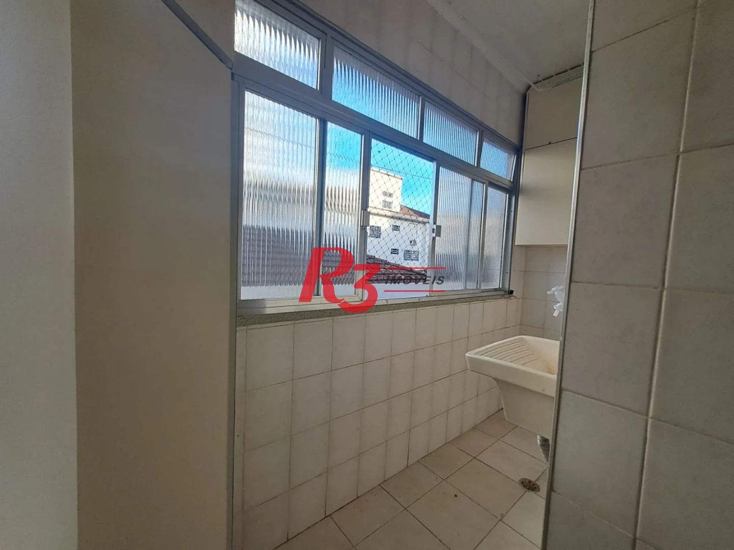 Apartamento com 2 dormitórios à venda, 60 m² por R$ 399.000,00 - Pompéia - Santos/SP