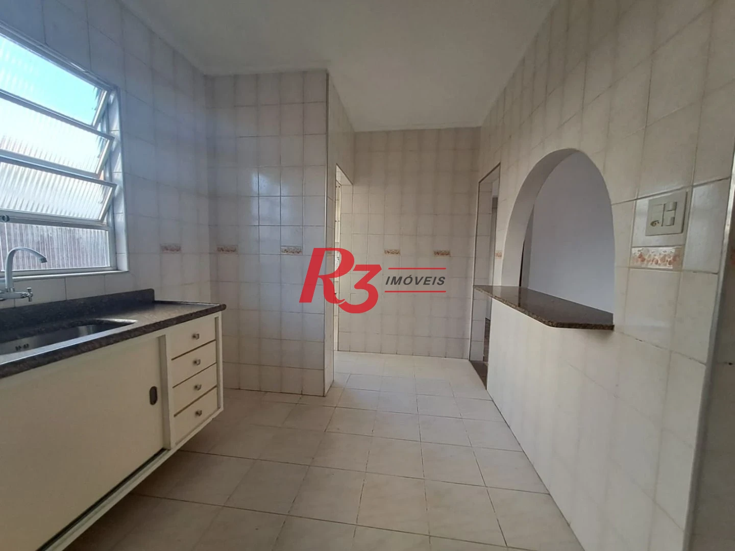 Apartamento com 2 dormitórios à venda, 60 m² por R$ 399.000,00 - Pompéia - Santos/SP