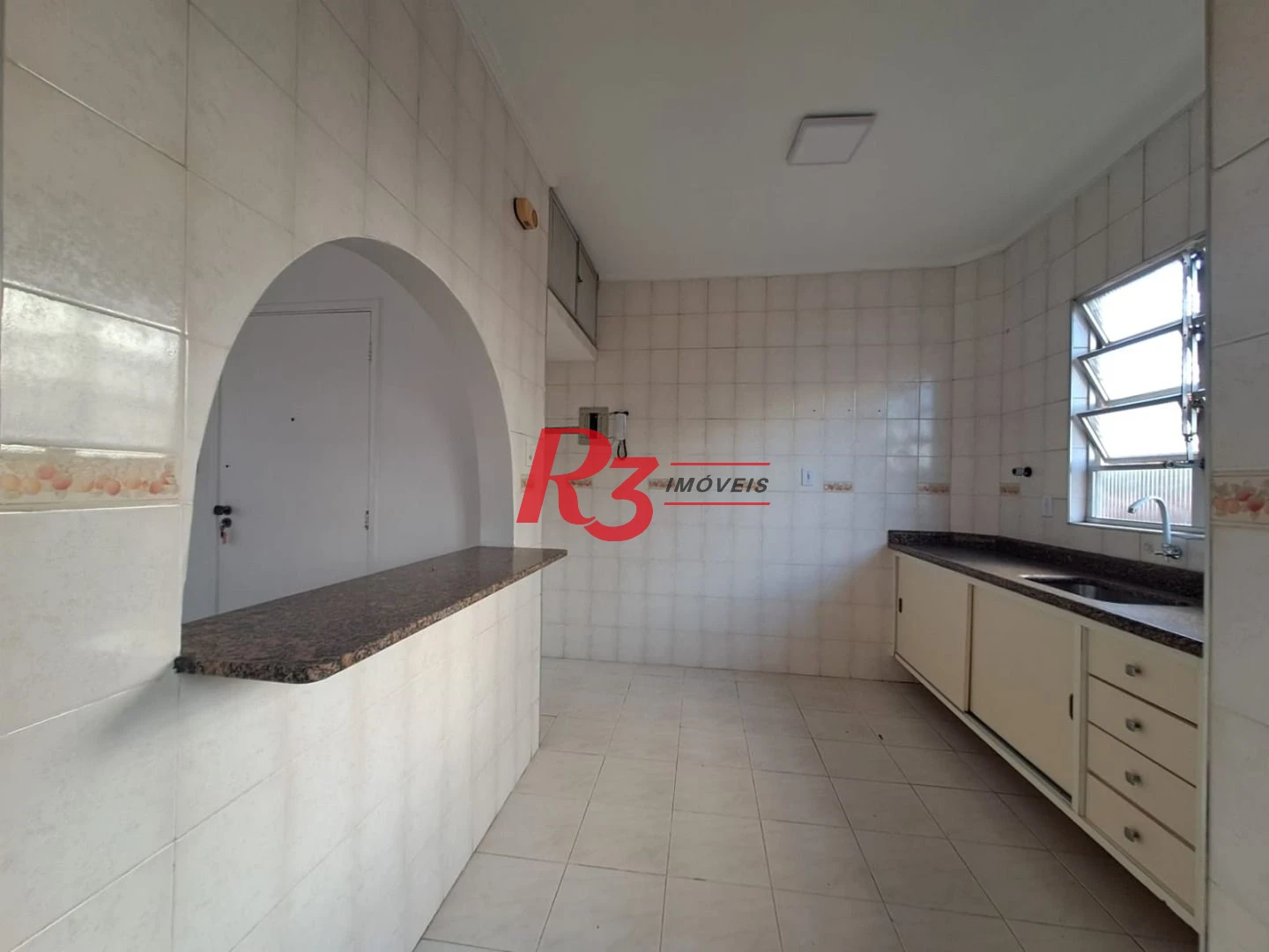 Apartamento com 2 dormitórios à venda, 60 m² por R$ 399.000,00 - Pompéia - Santos/SP
