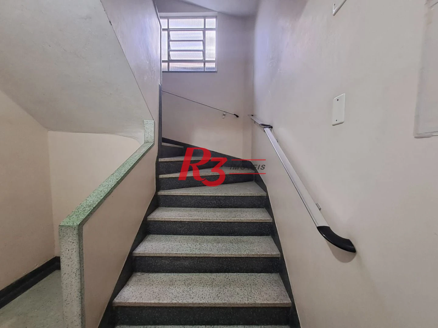 Apartamento com 2 dormitórios à venda, 60 m² por R$ 399.000,00 - Pompéia - Santos/SP