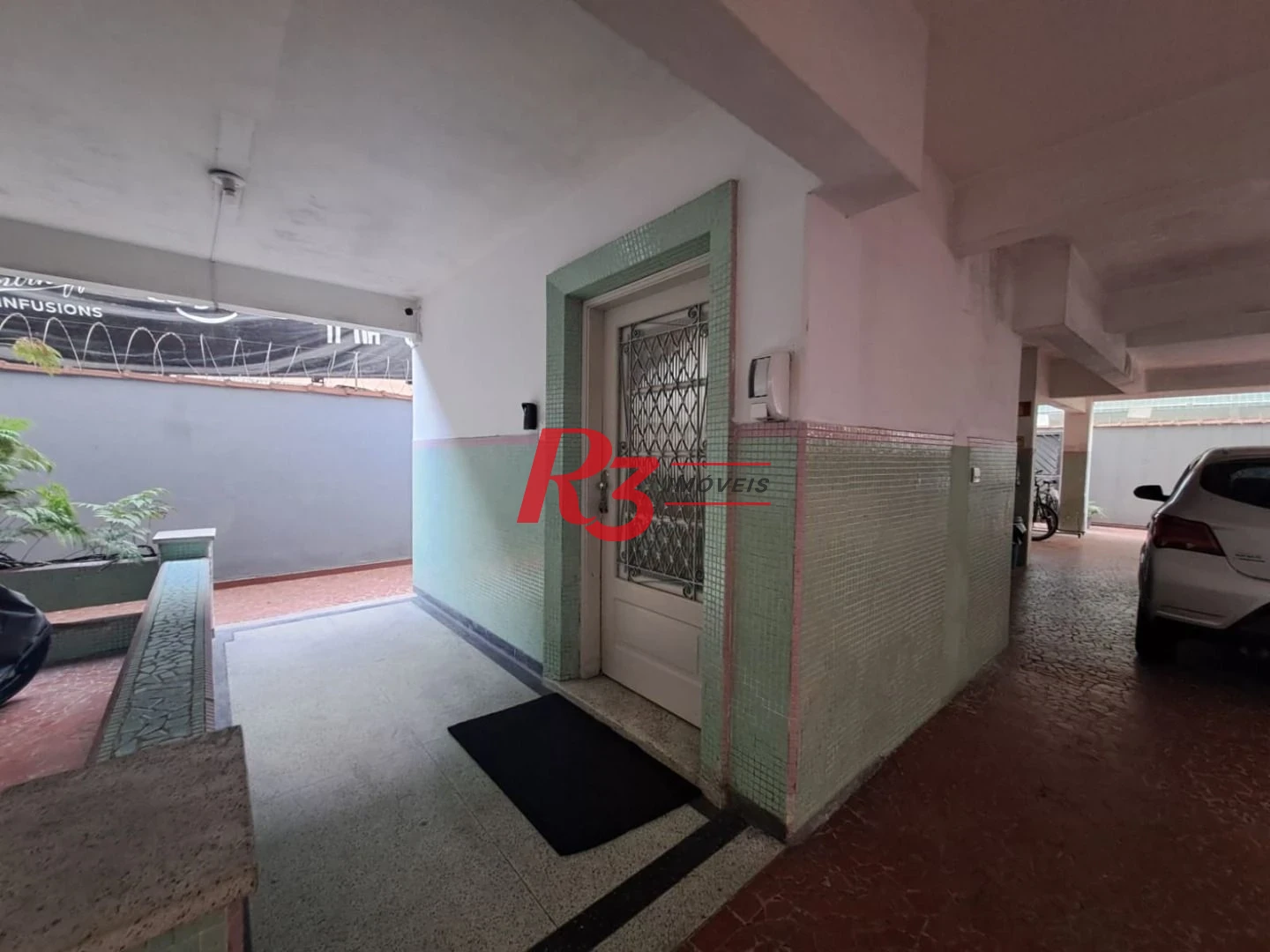 Apartamento com 2 dormitórios à venda, 60 m² por R$ 399.000,00 - Pompéia - Santos/SP