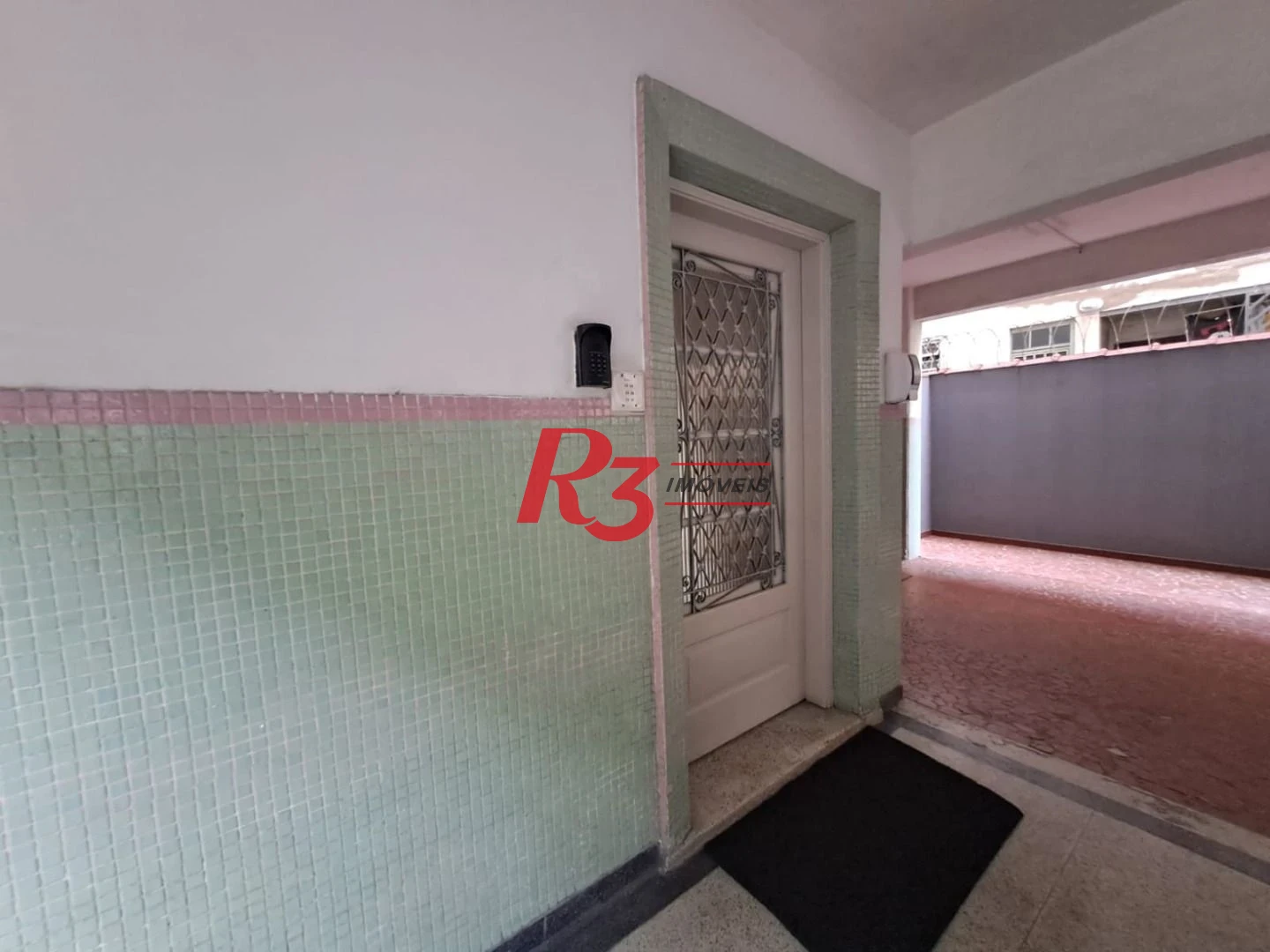 Apartamento com 2 dormitórios à venda, 60 m² por R$ 399.000,00 - Pompéia - Santos/SP