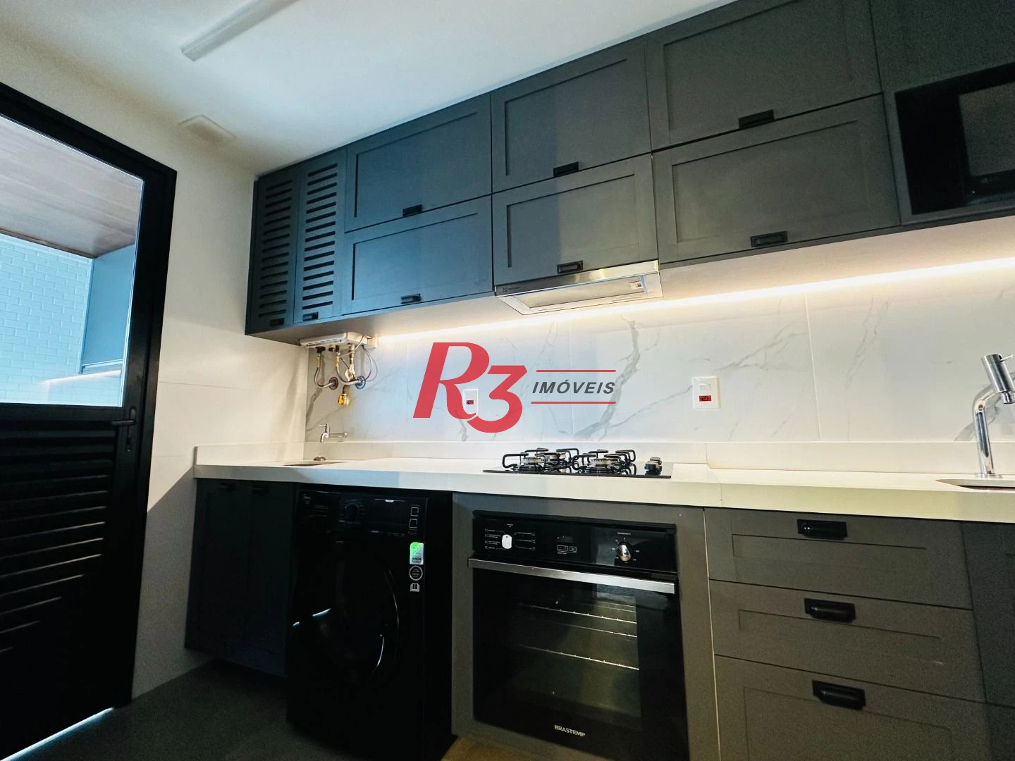 Apartamento com 1 dormitório para alugar, 54 m² por R$ 6.000,02/mês - Boqueirão - Santos/SP