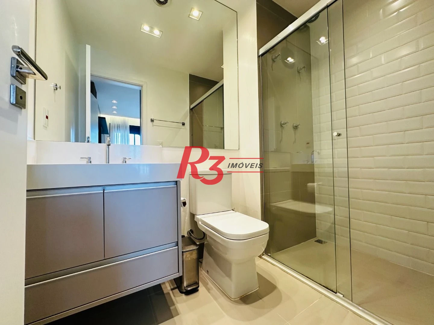 Apartamento com 1 dormitório para alugar, 54 m² por R$ 6.000,02/mês - Boqueirão - Santos/SP