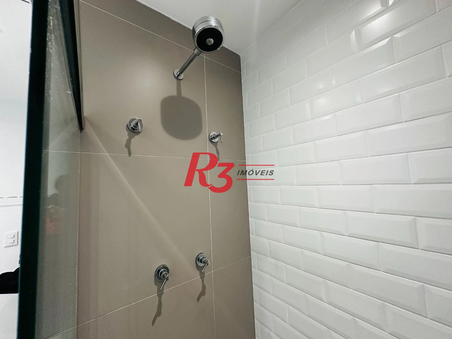 Apartamento com 1 dormitório para alugar, 54 m² por R$ 6.000,02/mês - Boqueirão - Santos/SP