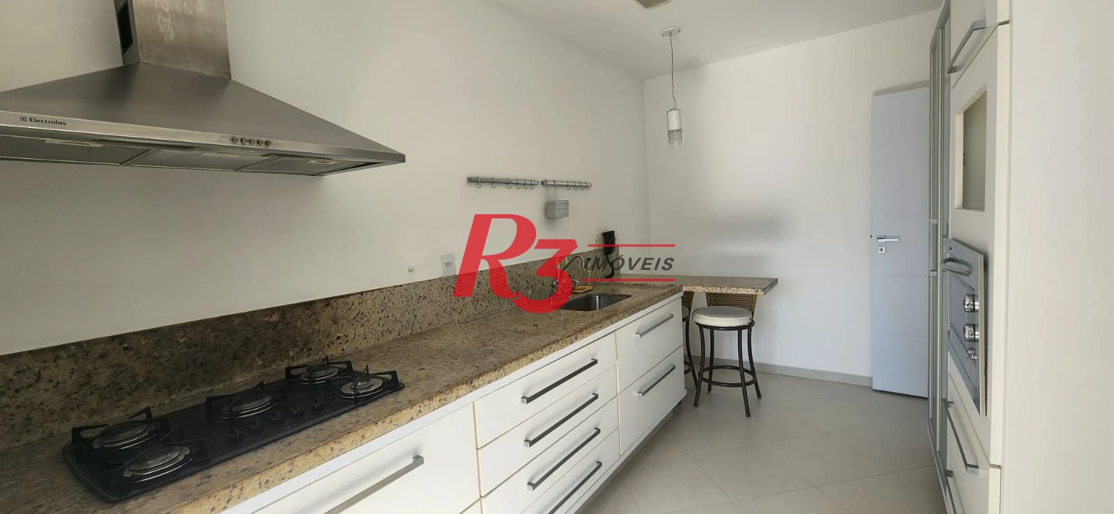 Apartamento com 3 dormitórios para alugar, 133 m² por R$ 9.800,02/mês - Boqueirão - Santos/SP
