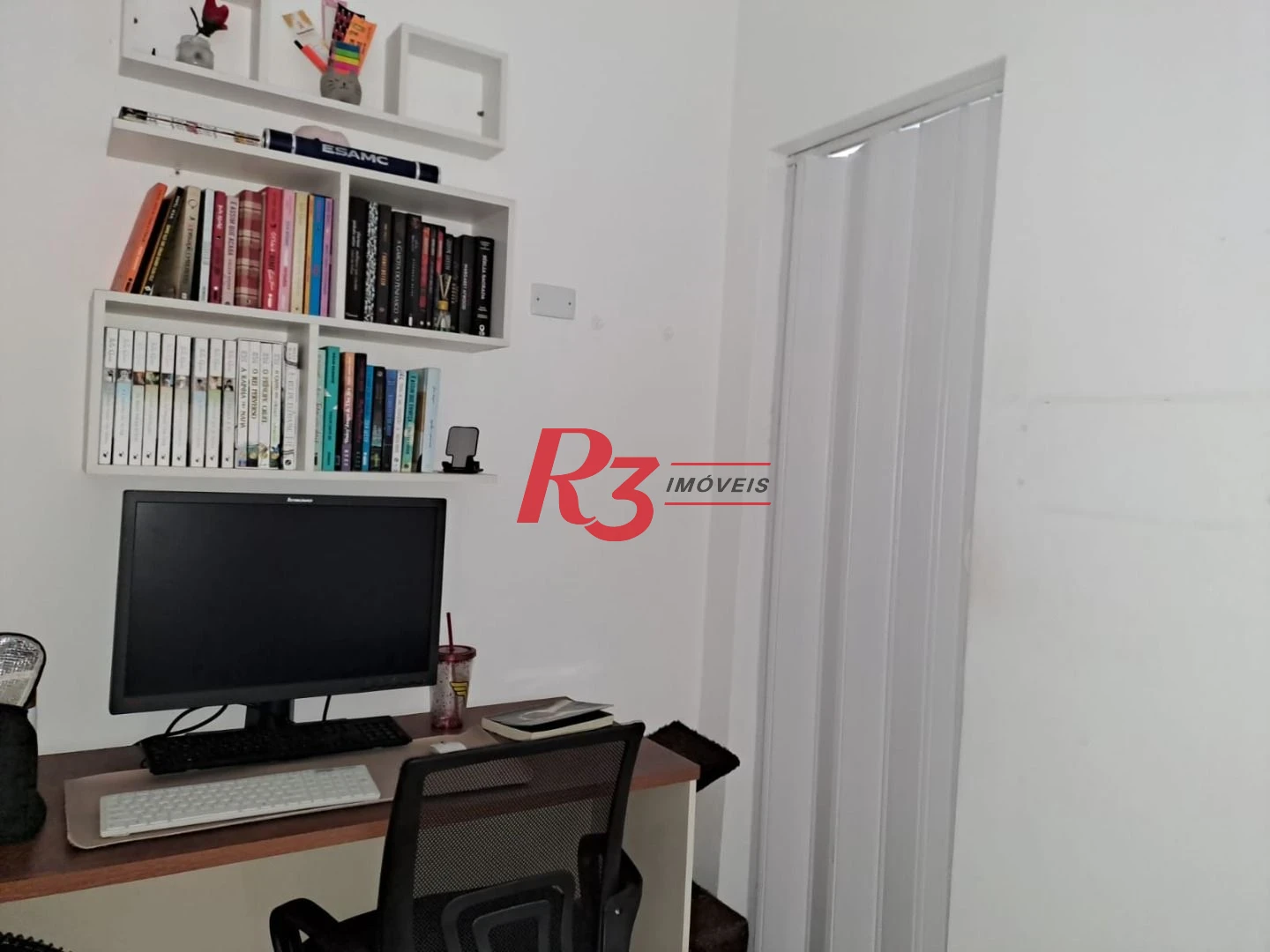 Kitnet com 1 dormitório à venda, 28 m² por R$ 300.000,00 - Embaré - Santos/SP