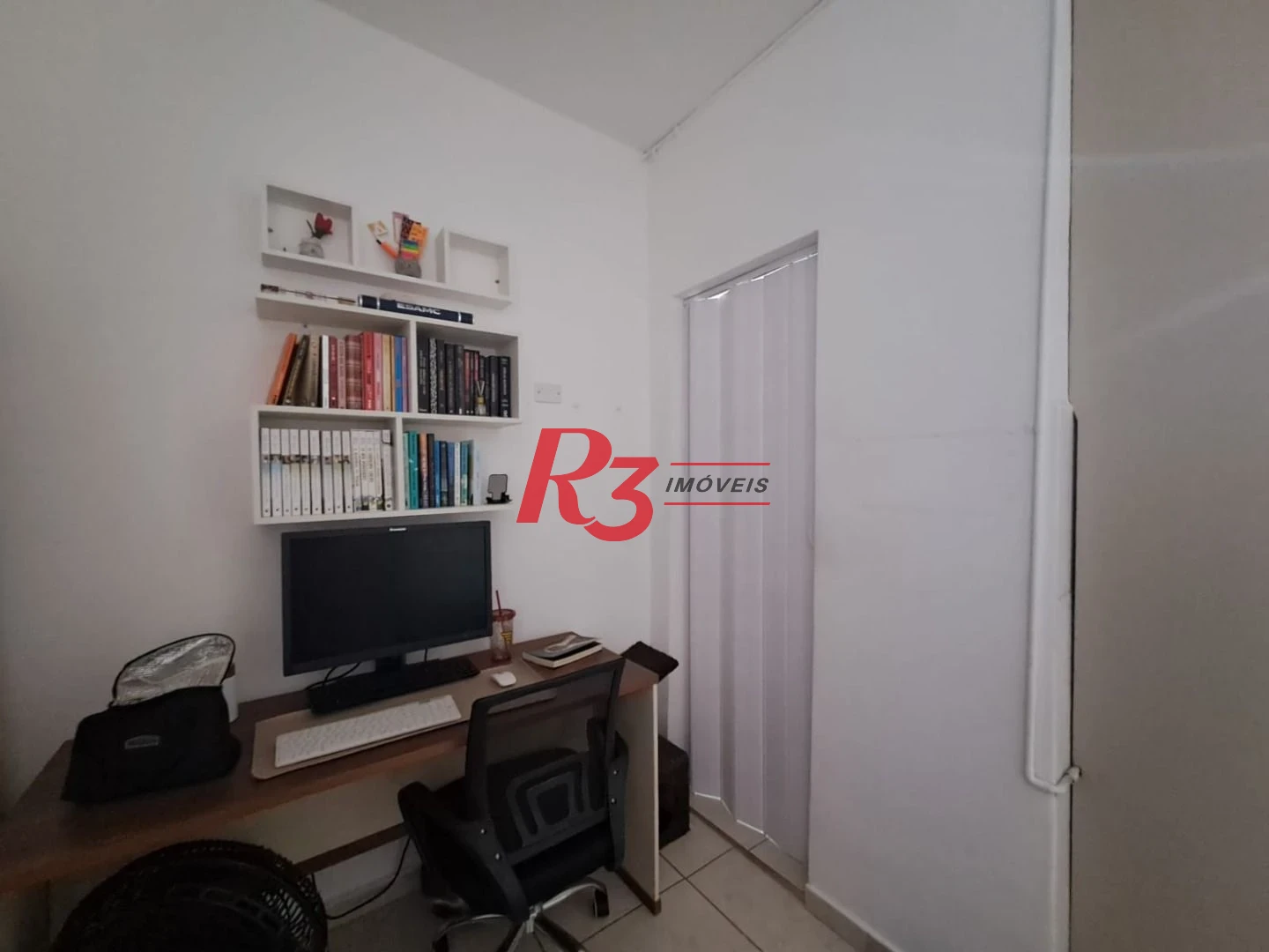 Kitnet com 1 dormitório à venda, 28 m² por R$ 300.000,00 - Embaré - Santos/SP