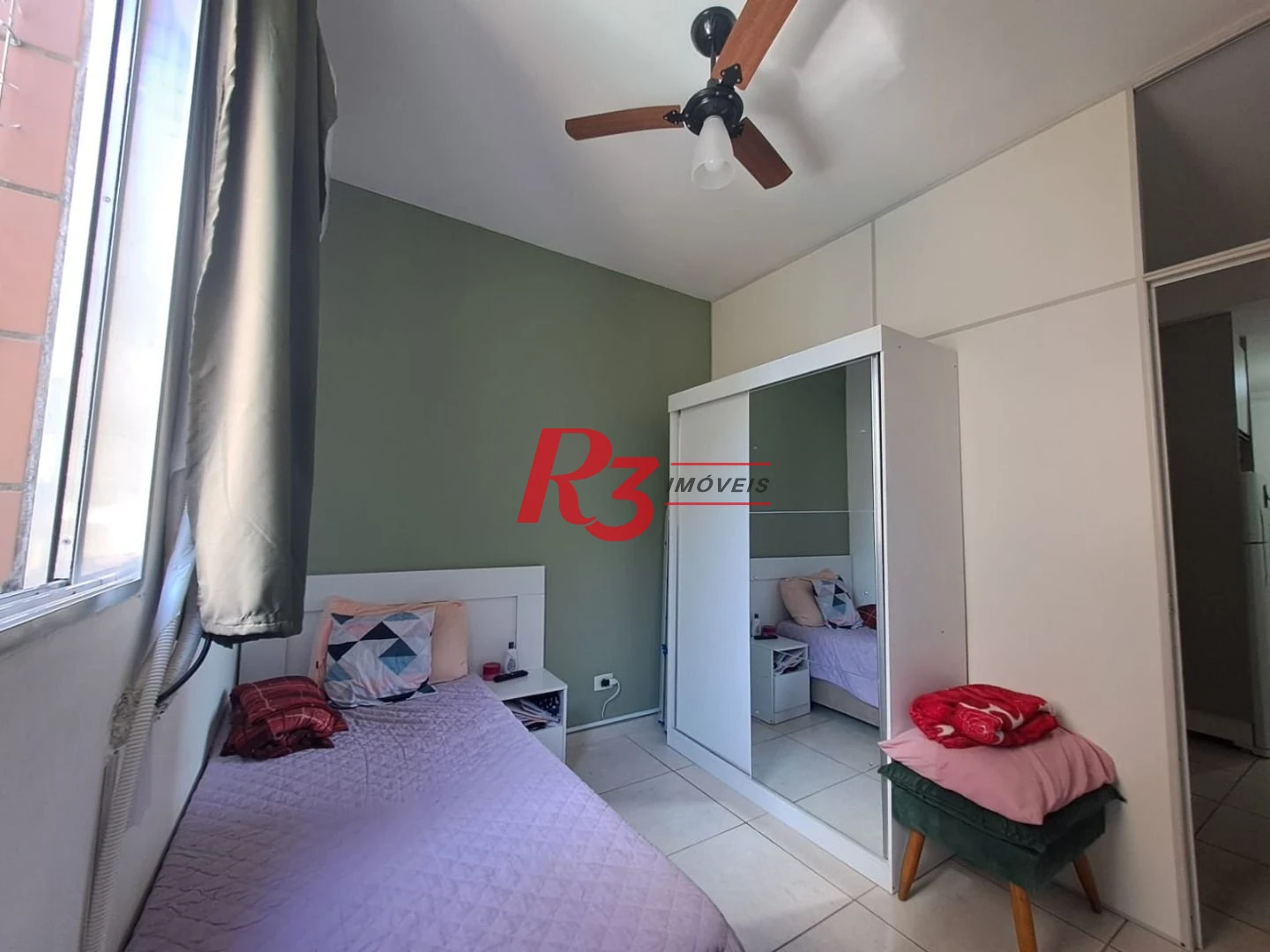 Kitnet com 1 dormitório à venda, 28 m² por R$ 300.000,00 - Embaré - Santos/SP