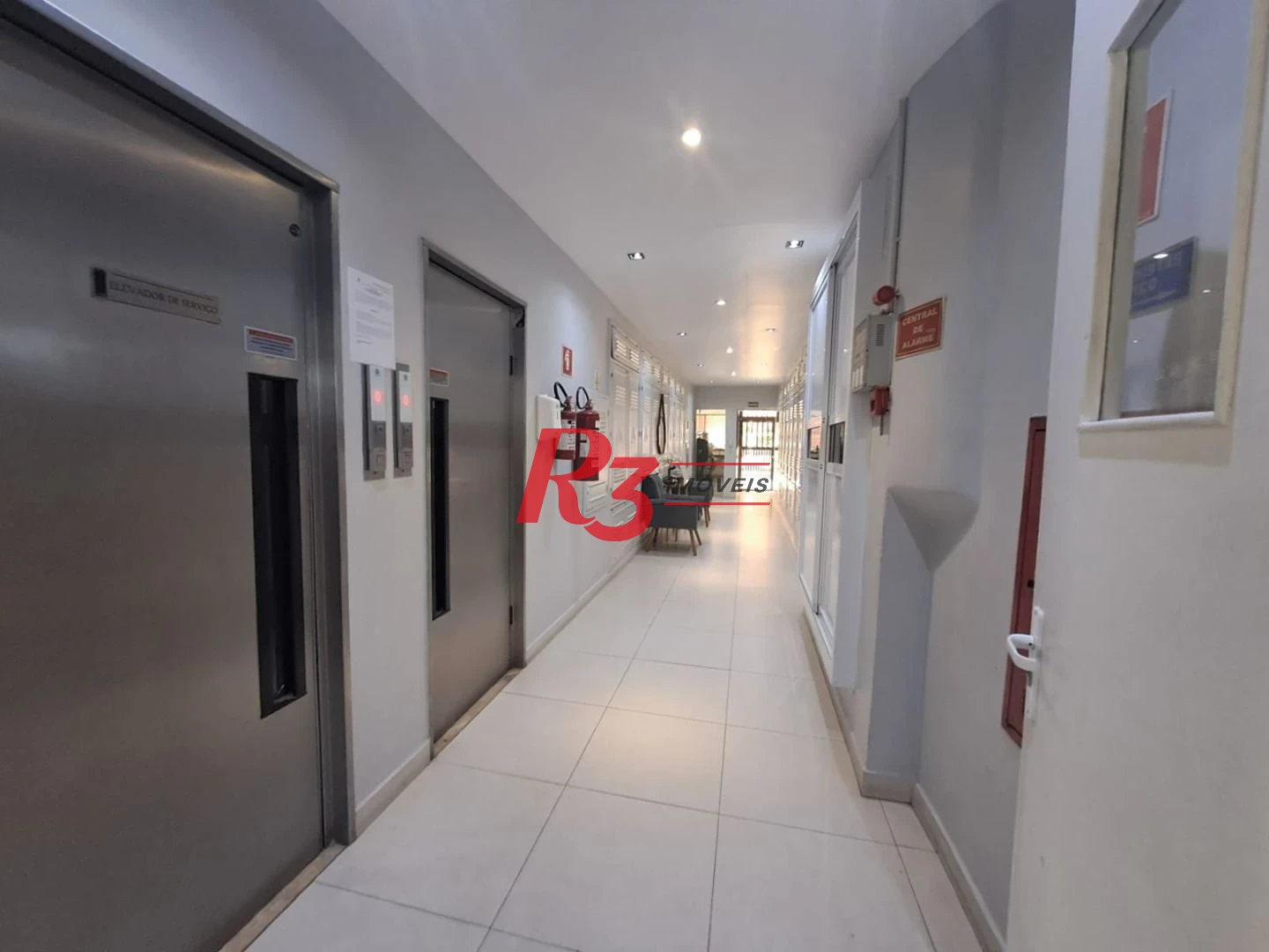Kitnet com 1 dormitório à venda, 28 m² por R$ 300.000,00 - Embaré - Santos/SP