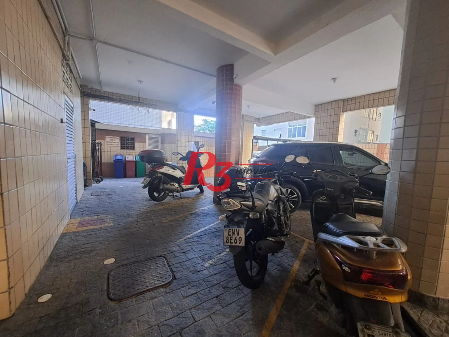 Kitnet com 1 dormitório à venda, 28 m² por R$ 300.000,00 - Embaré - Santos/SP