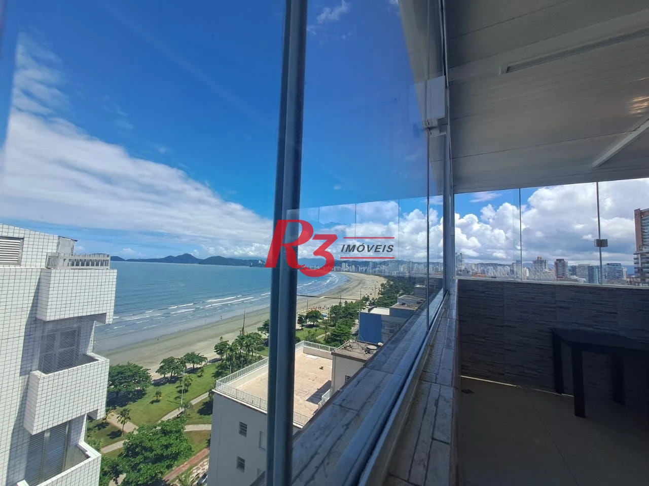 Kitnet com 1 dormitório à venda, 28 m² por R$ 300.000,00 - Embaré - Santos/SP