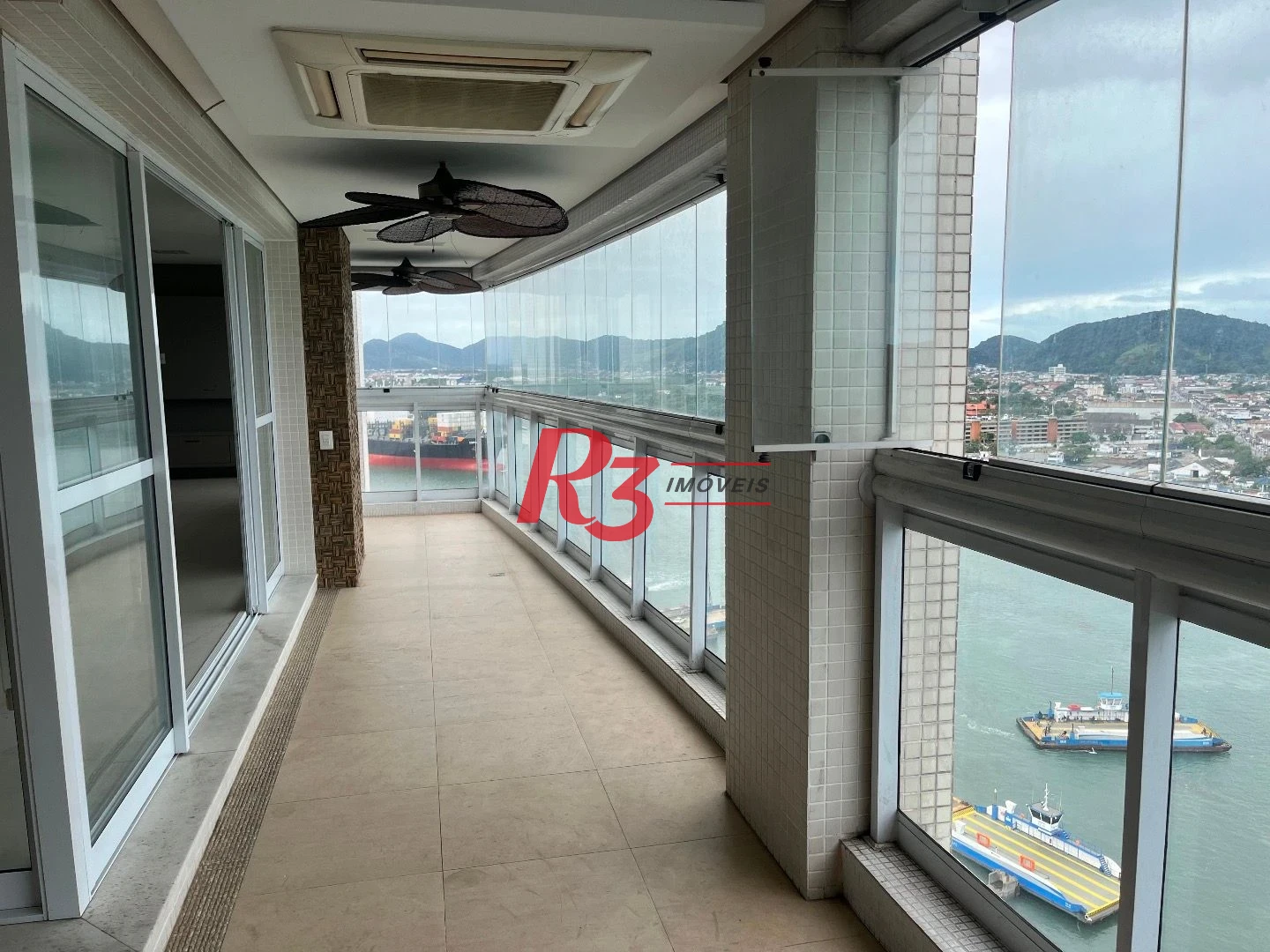 Apartamento com 3 dormitórios à venda, 189 m² por R$ 2.800.000,00 - Ponta da Praia - Santos/SP