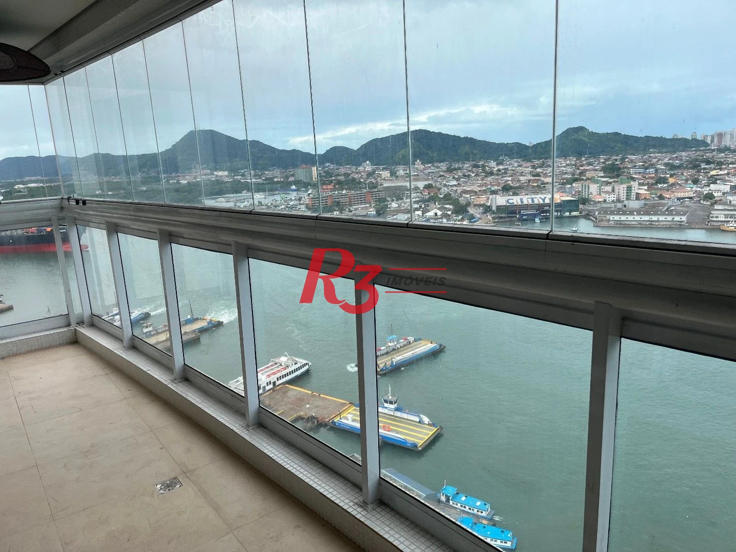 Apartamento com 3 dormitórios à venda, 189 m² por R$ 2.800.000,00 - Ponta da Praia - Santos/SP