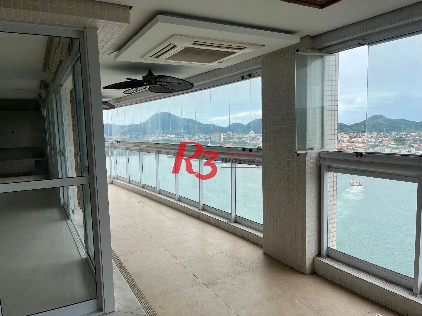 Apartamento com 3 dormitórios à venda, 189 m² por R$ 2.800.000,00 - Ponta da Praia - Santos/SP