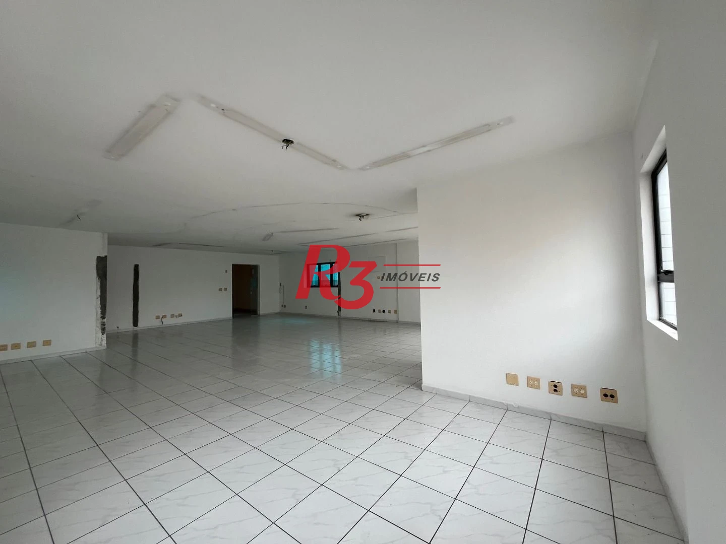 Sala para alugar, 121 m² por R$ 5.000,00 - Vila Matias - Santos/SP