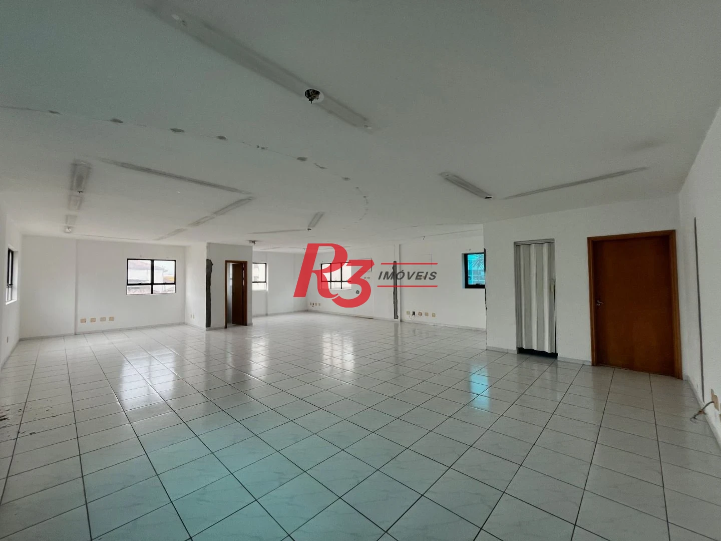Sala para alugar, 121 m² por R$ 5.000,00 - Vila Matias - Santos/SP