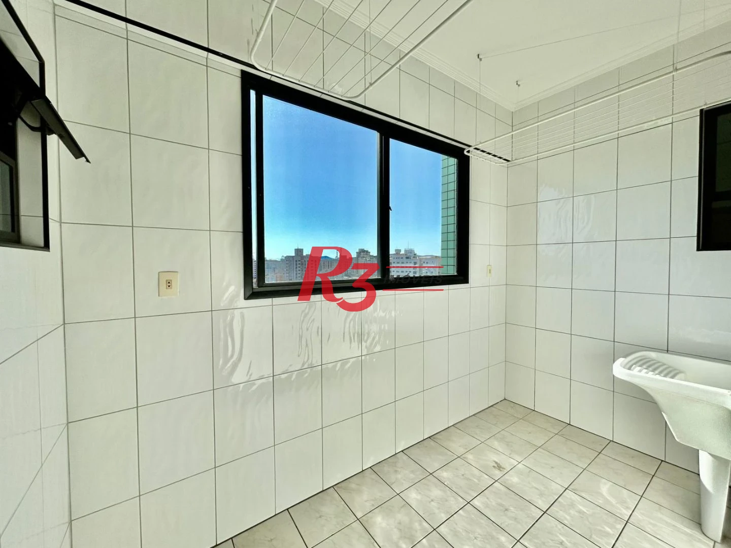 Apartamento com 2 dormitórios à venda, 125 m² por R$ 890.000,00 - Embaré - Santos/SP
