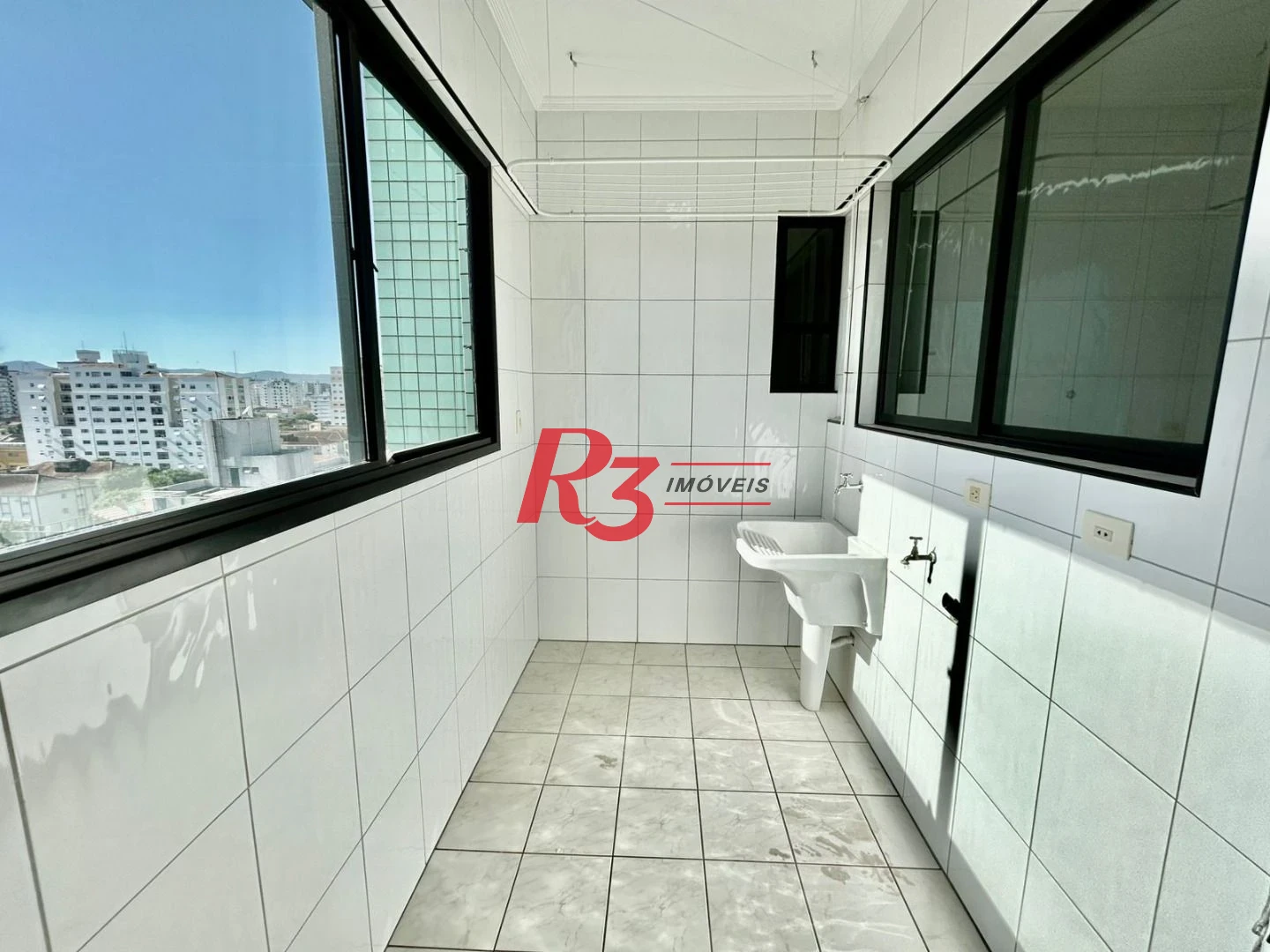 Apartamento com 2 dormitórios à venda, 125 m² por R$ 890.000,00 - Embaré - Santos/SP