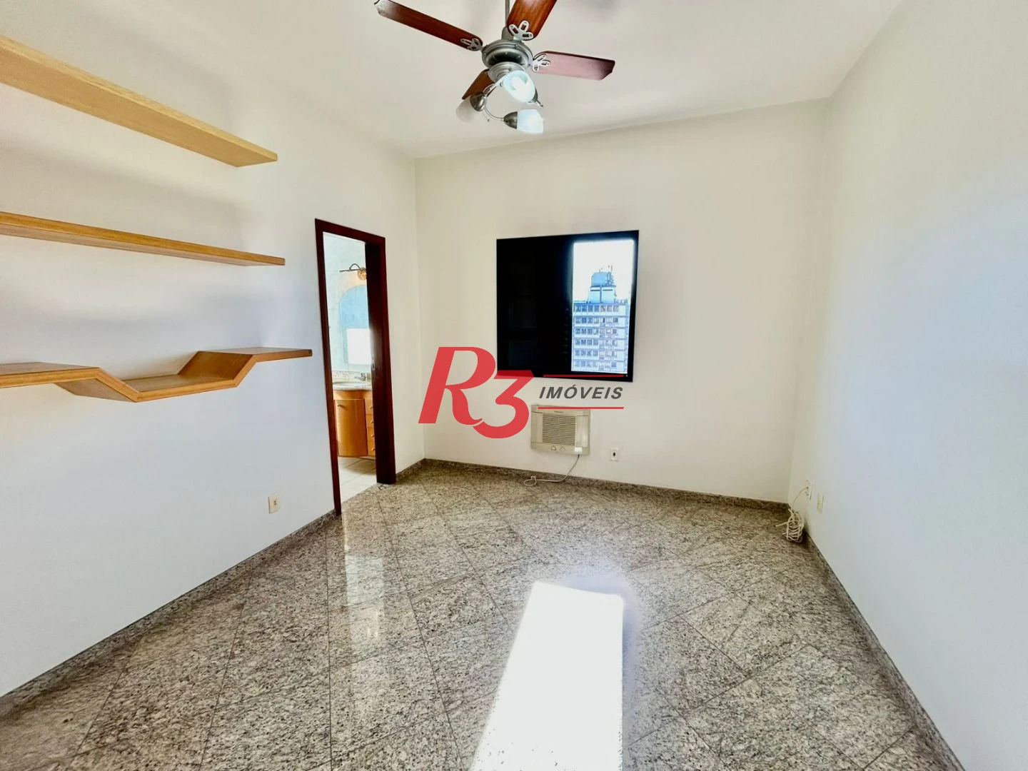 Apartamento com 2 dormitórios à venda, 125 m² por R$ 890.000,00 - Embaré - Santos/SP