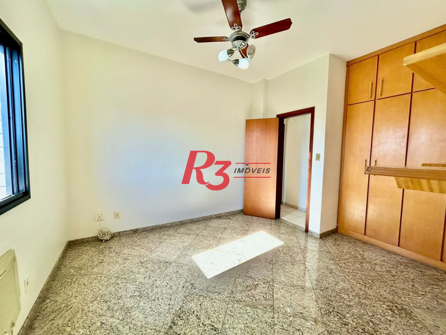 Apartamento com 2 dormitórios à venda, 125 m² por R$ 890.000,00 - Embaré - Santos/SP
