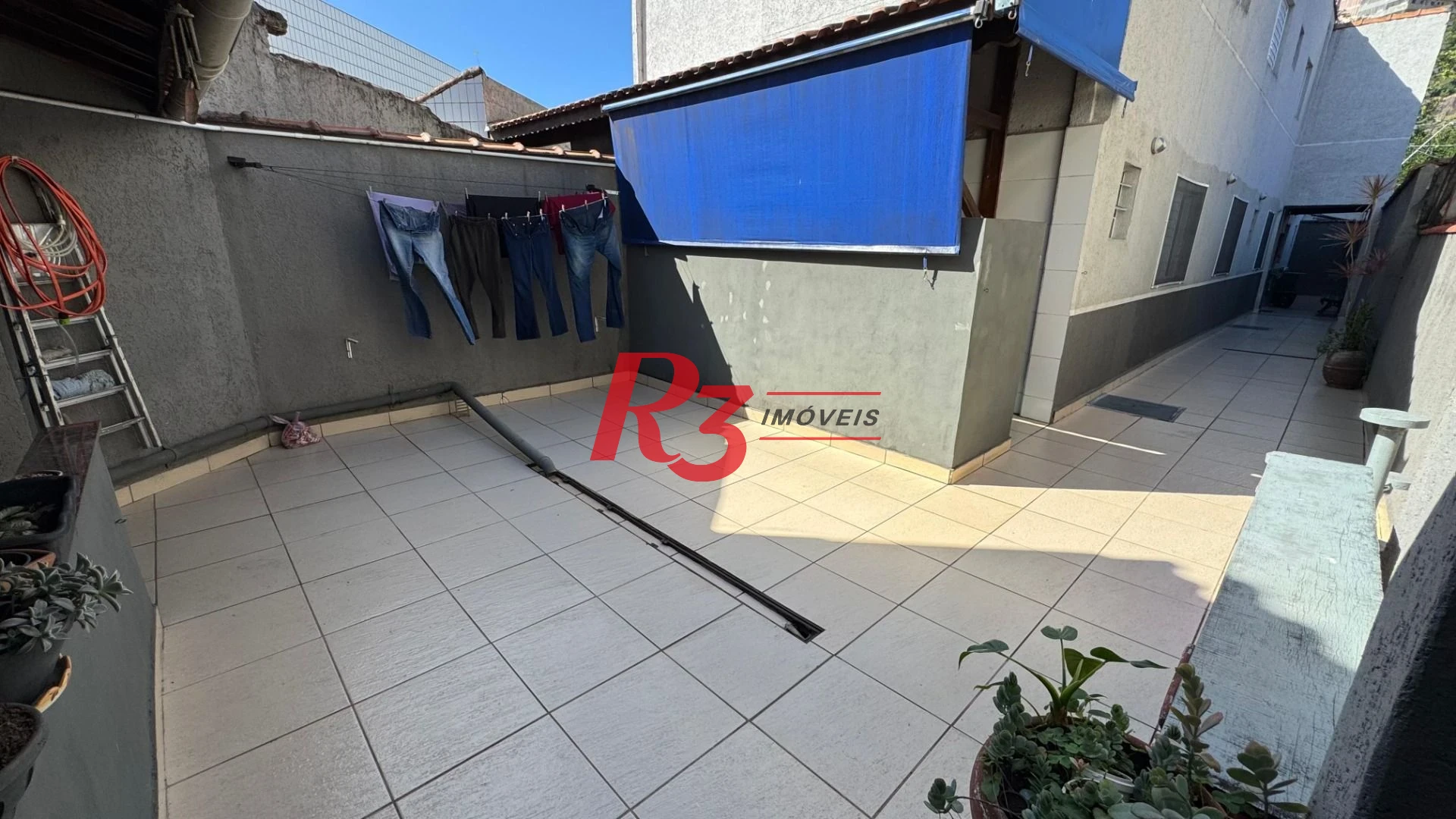 Casa com 3 dormitórios à venda, 119 m² por R$ 530.000,00 - Vila Valença - São Vicente/SP