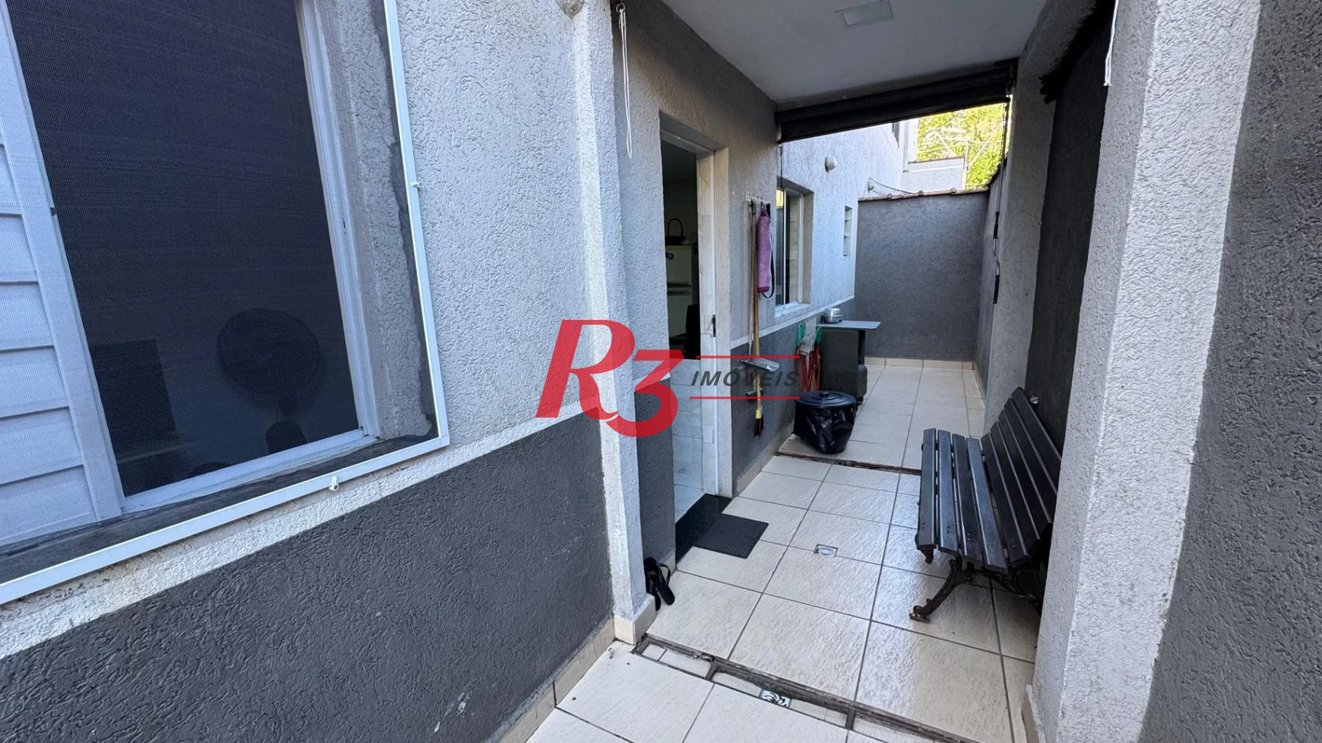 Casa com 3 dormitórios à venda, 119 m² por R$ 530.000,00 - Vila Valença - São Vicente/SP