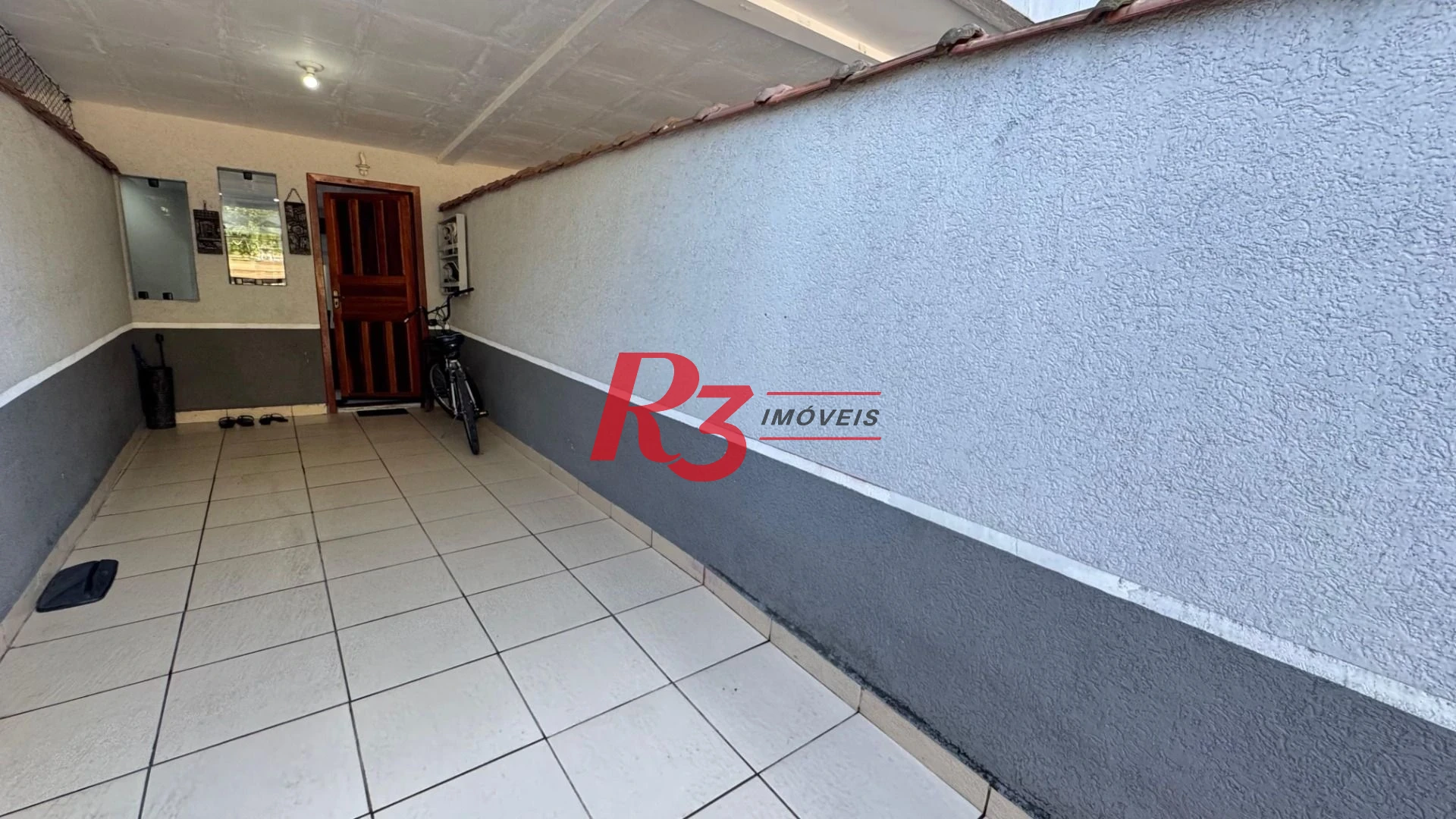 Casa com 3 dormitórios à venda, 119 m² por R$ 530.000,00 - Vila Valença - São Vicente/SP