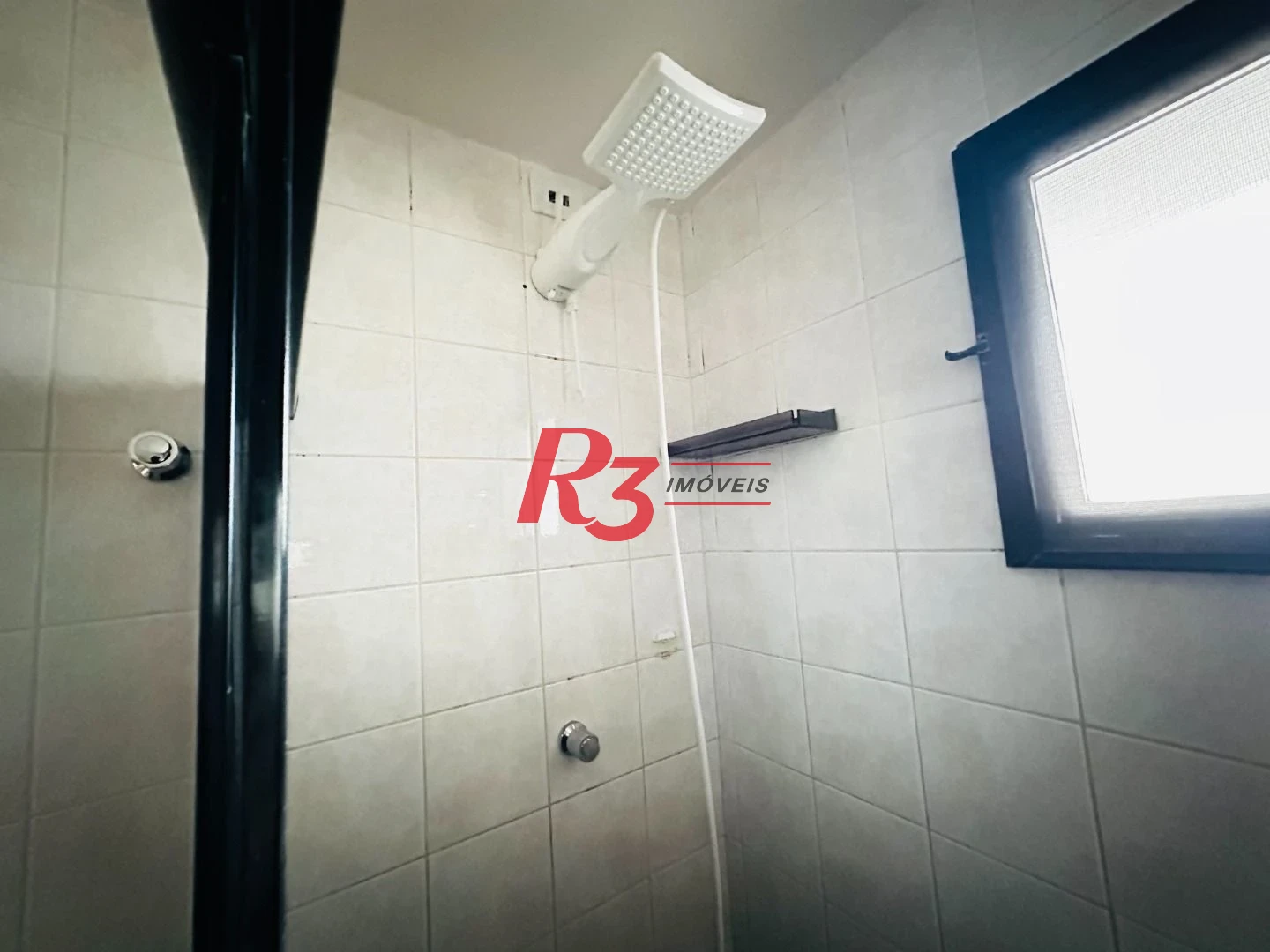 OPortunidade à venda em Santos, 1 quarto, portaria 24h, lazer completo, condição muito especial, localização ótima!!