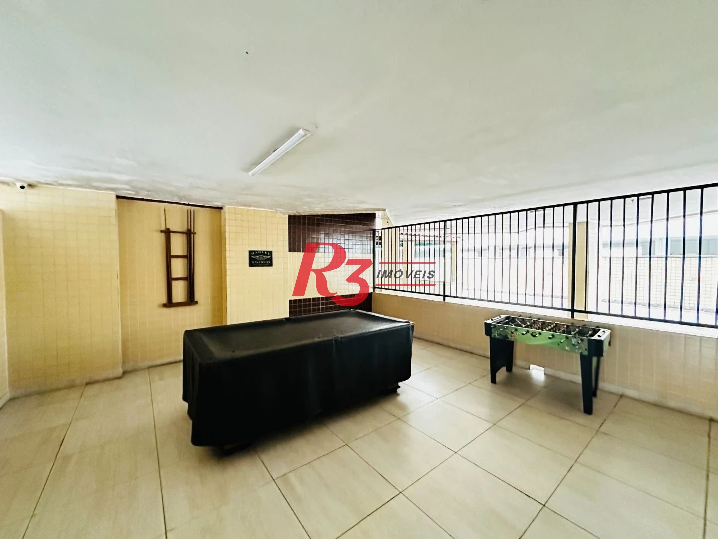 OPortunidade à venda em Santos, 1 quarto, portaria 24h, lazer completo, condição muito especial, localização ótima!!