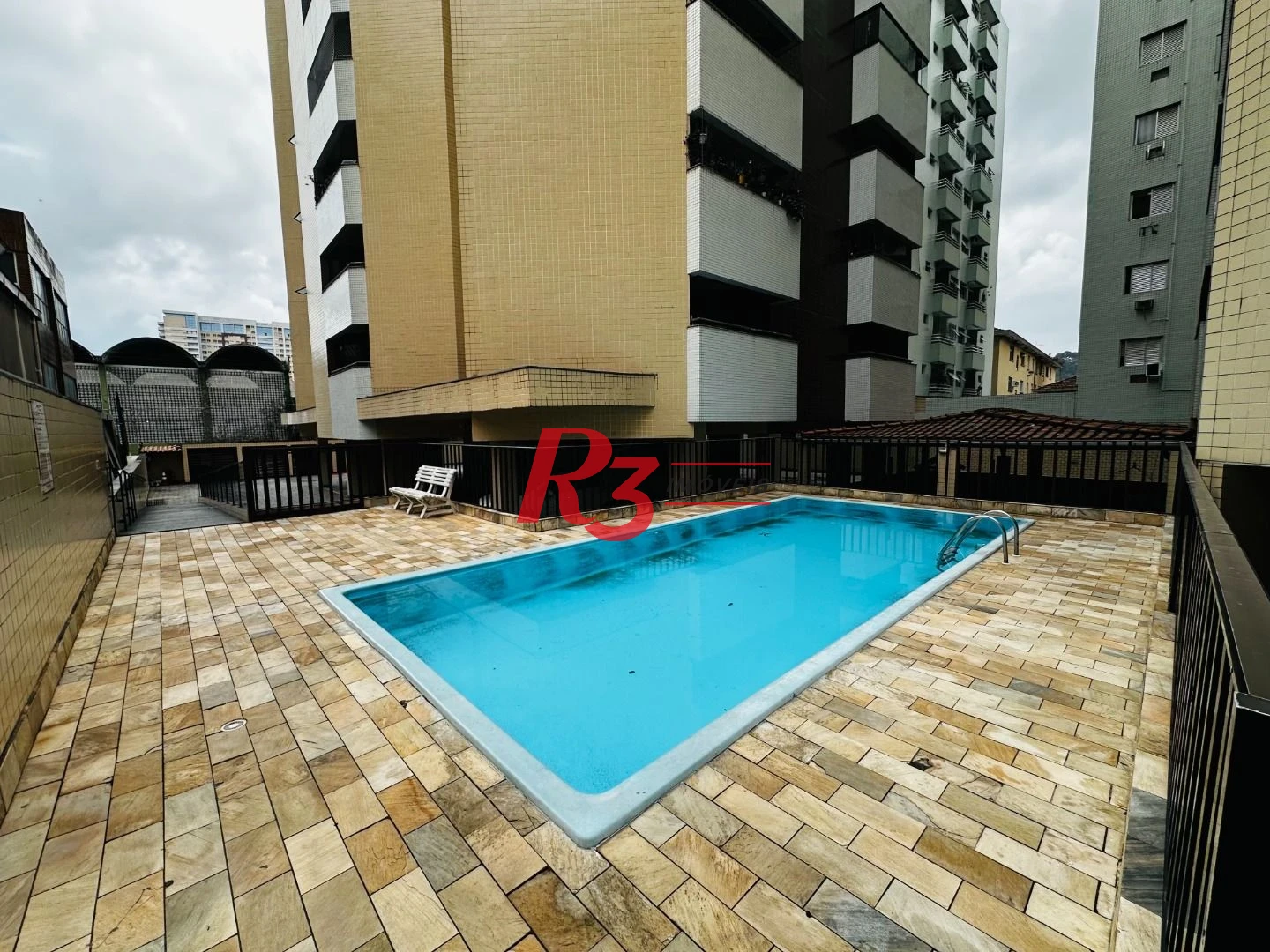 OPortunidade à venda em Santos, 1 quarto, portaria 24h, lazer completo, condição muito especial, localização ótima!!