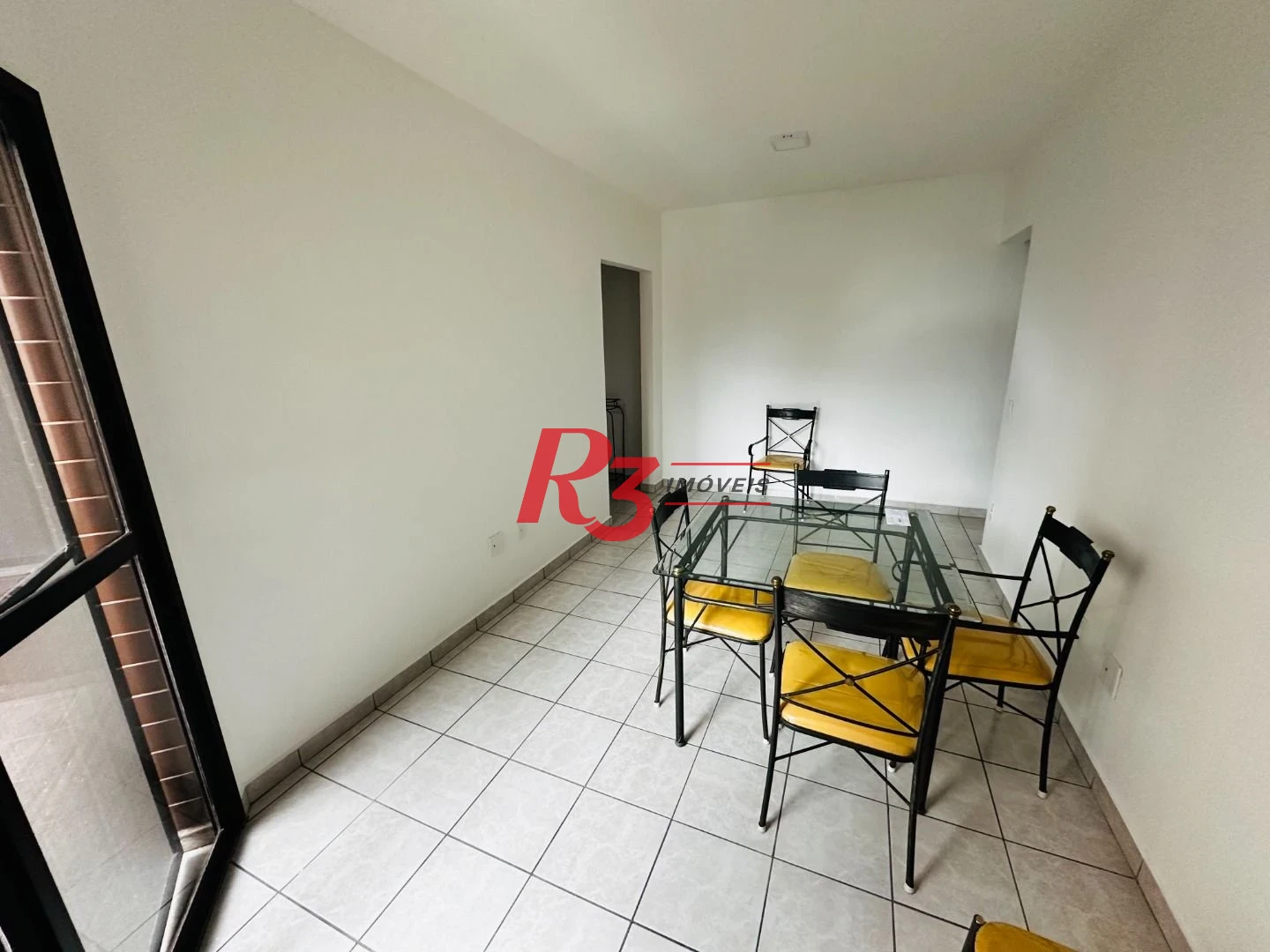 OPortunidade à venda em Santos, 1 quarto, portaria 24h, lazer completo, condição muito especial, localização ótima!!