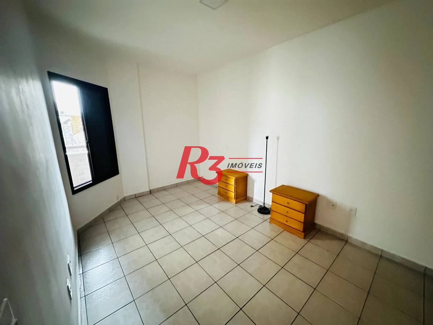 OPortunidade à venda em Santos, 1 quarto, portaria 24h, lazer completo, condição muito especial, localização ótima!!