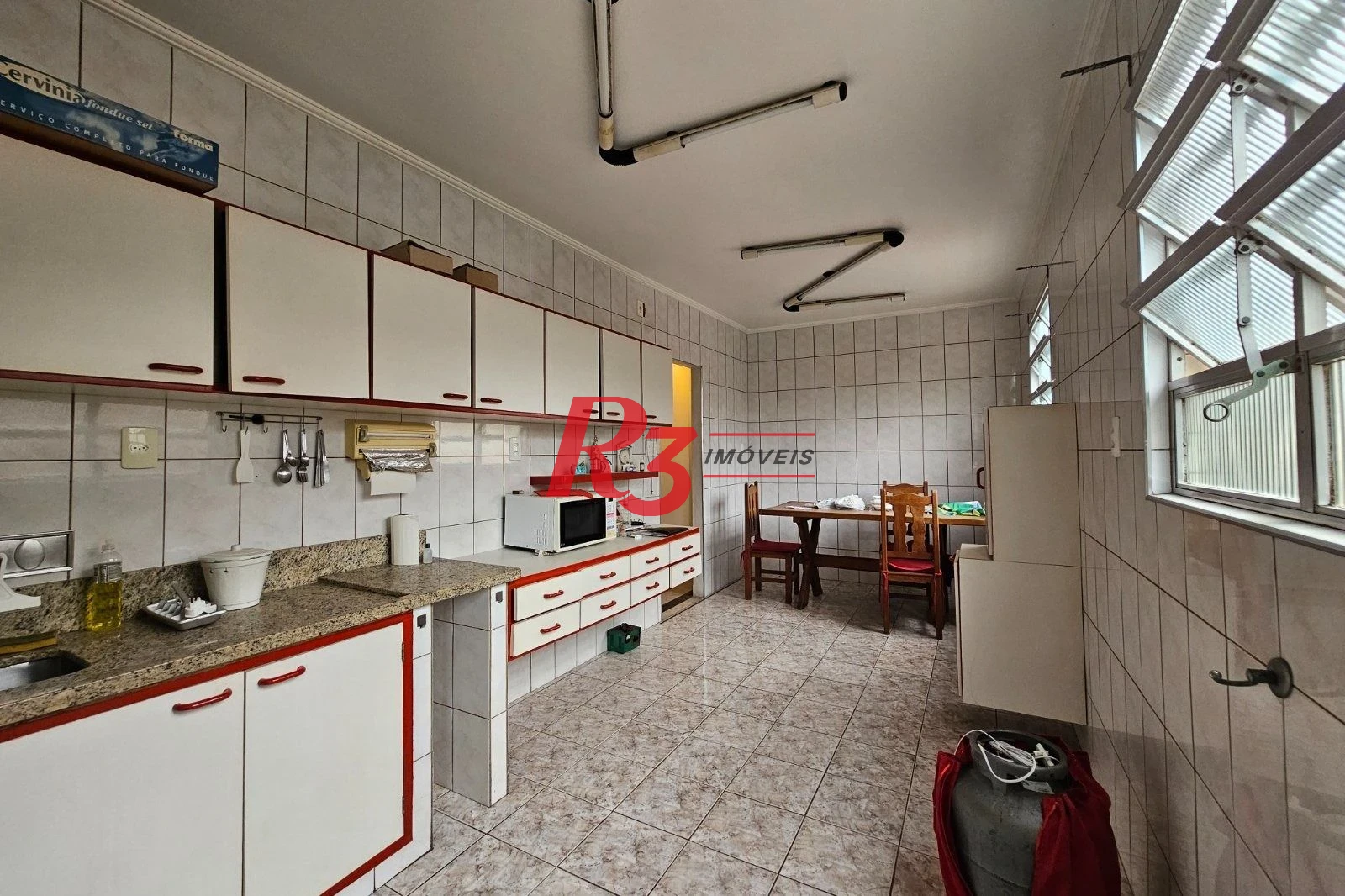 Apartamento com 3 dormitórios à venda, 108 m² por R$ 445.000,00 - Campo Grande - Santos/SP