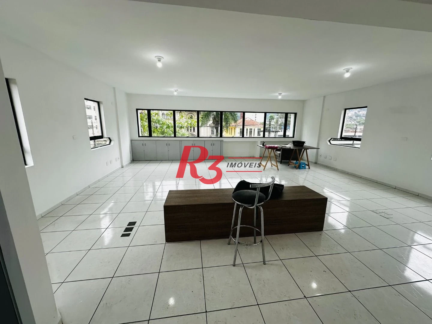 Sala para alugar, 121 m² por R$ 5.000,00/mês - Gonzaga - Santos/SP