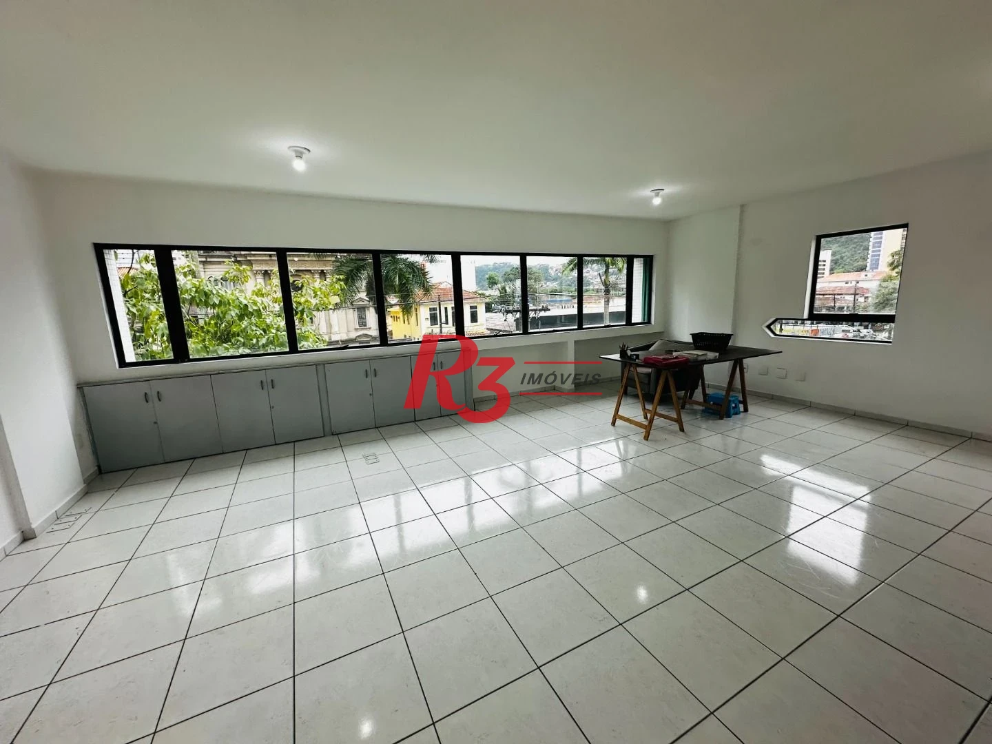Sala para alugar, 121 m² por R$ 5.000,00/mês - Gonzaga - Santos/SP
